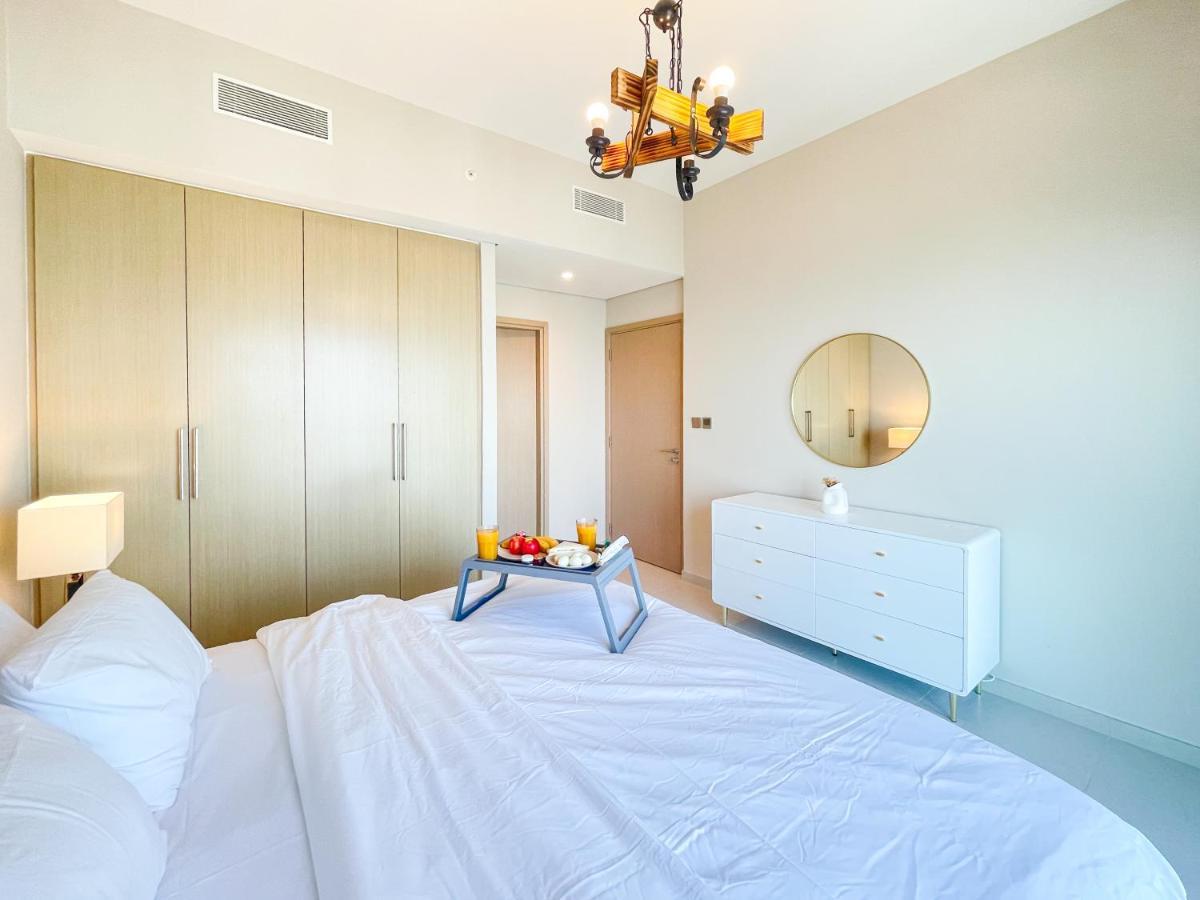 Apartment Beautiful By Mall 161br-2