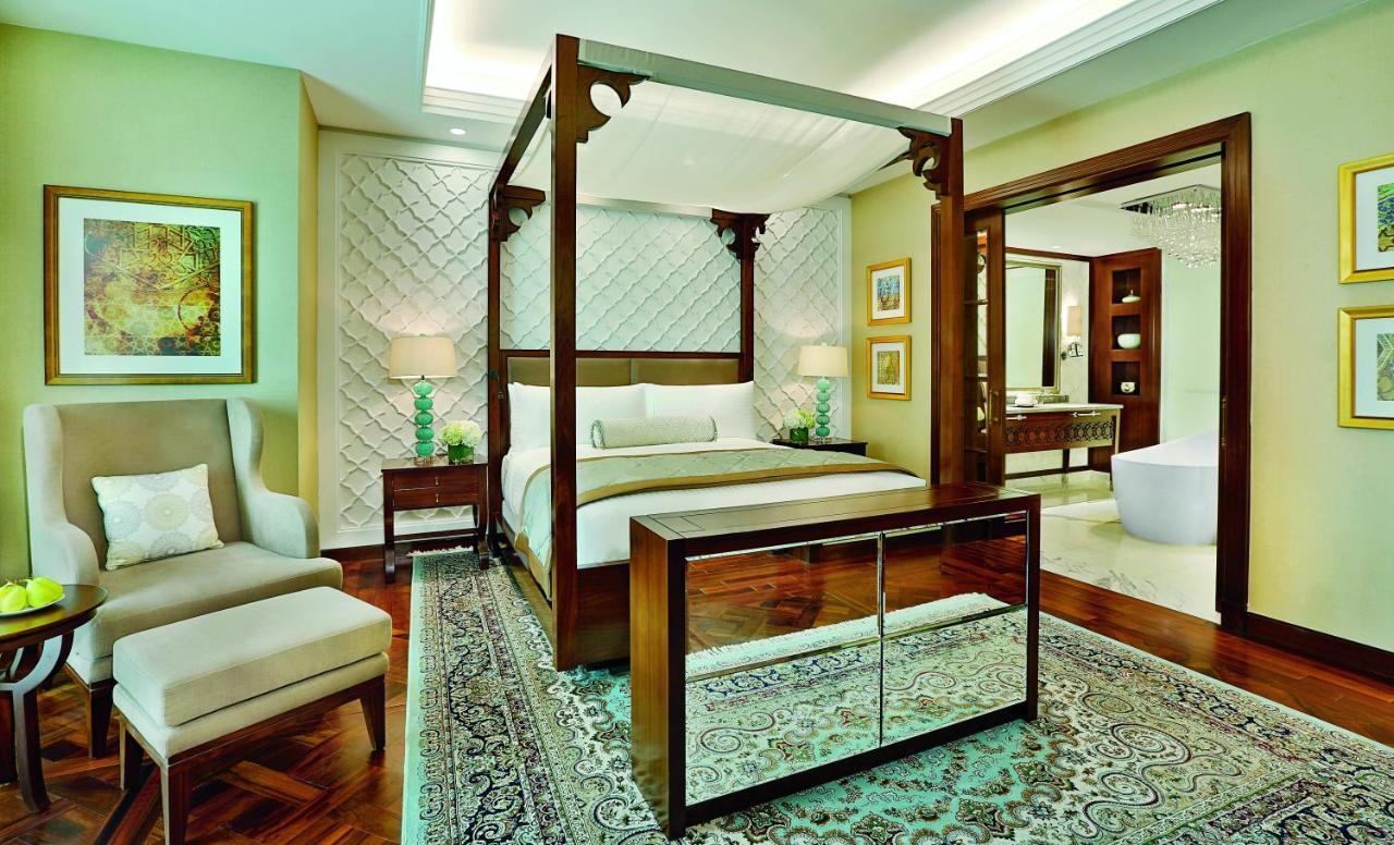 Complex The Ritz-carlton, 5*