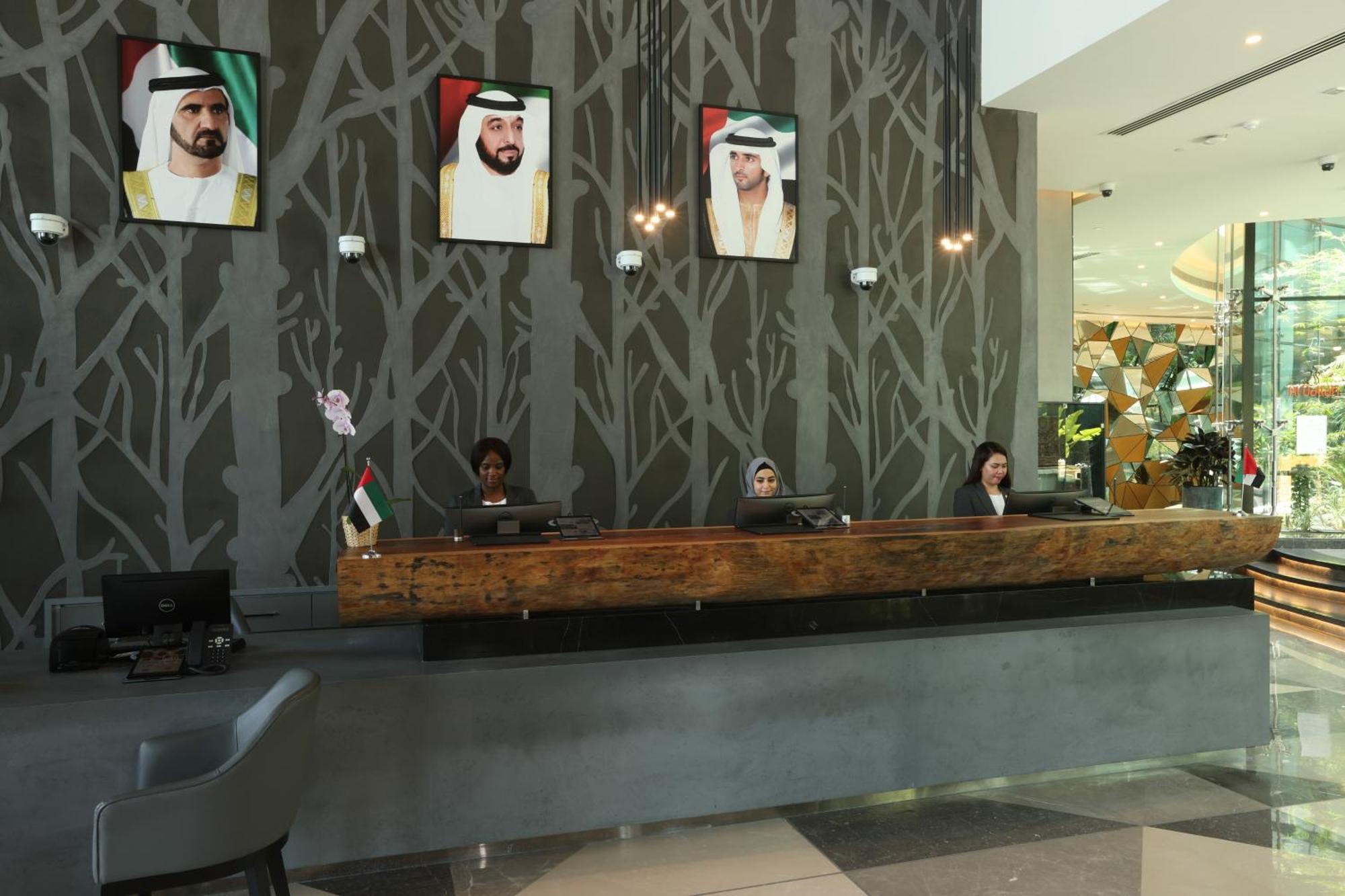 Al Khoory Sky Garden Hotell 4*
