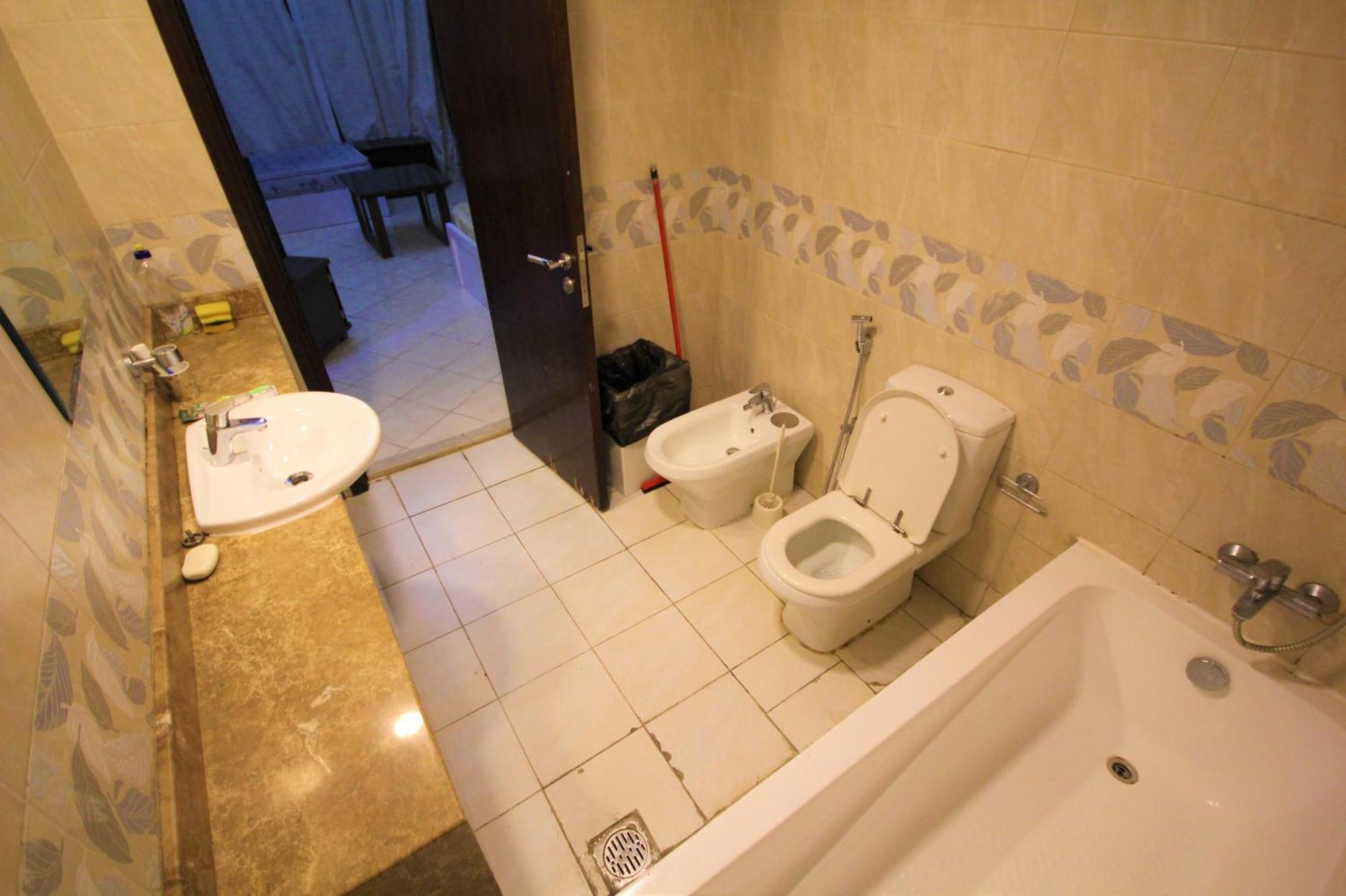 Wonderful ' For Girls Only ' In Tecom, Al Barsha Privatunterkunft