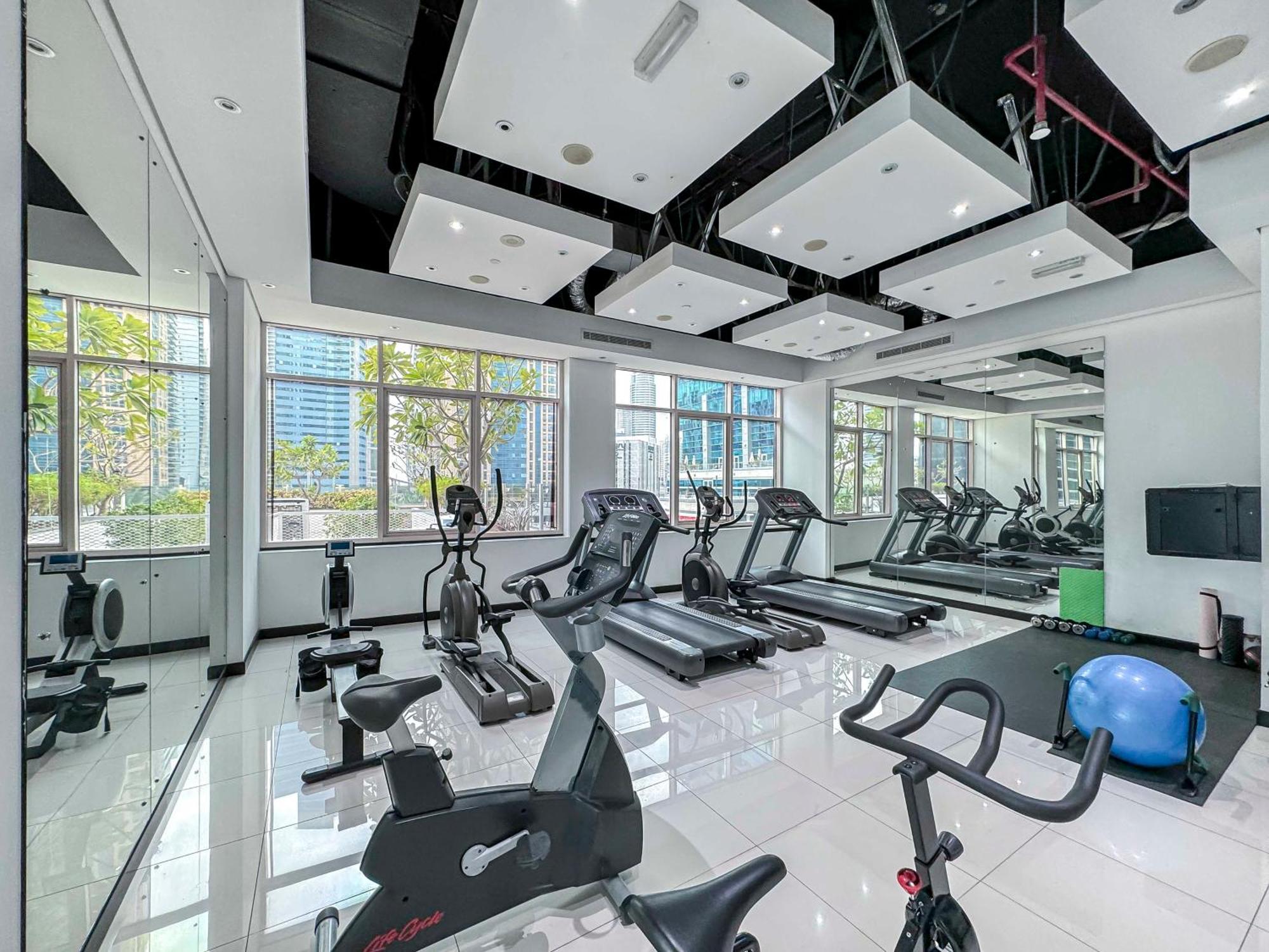 #63 Elegant 2br In O2 Residences Jlt Apartamento