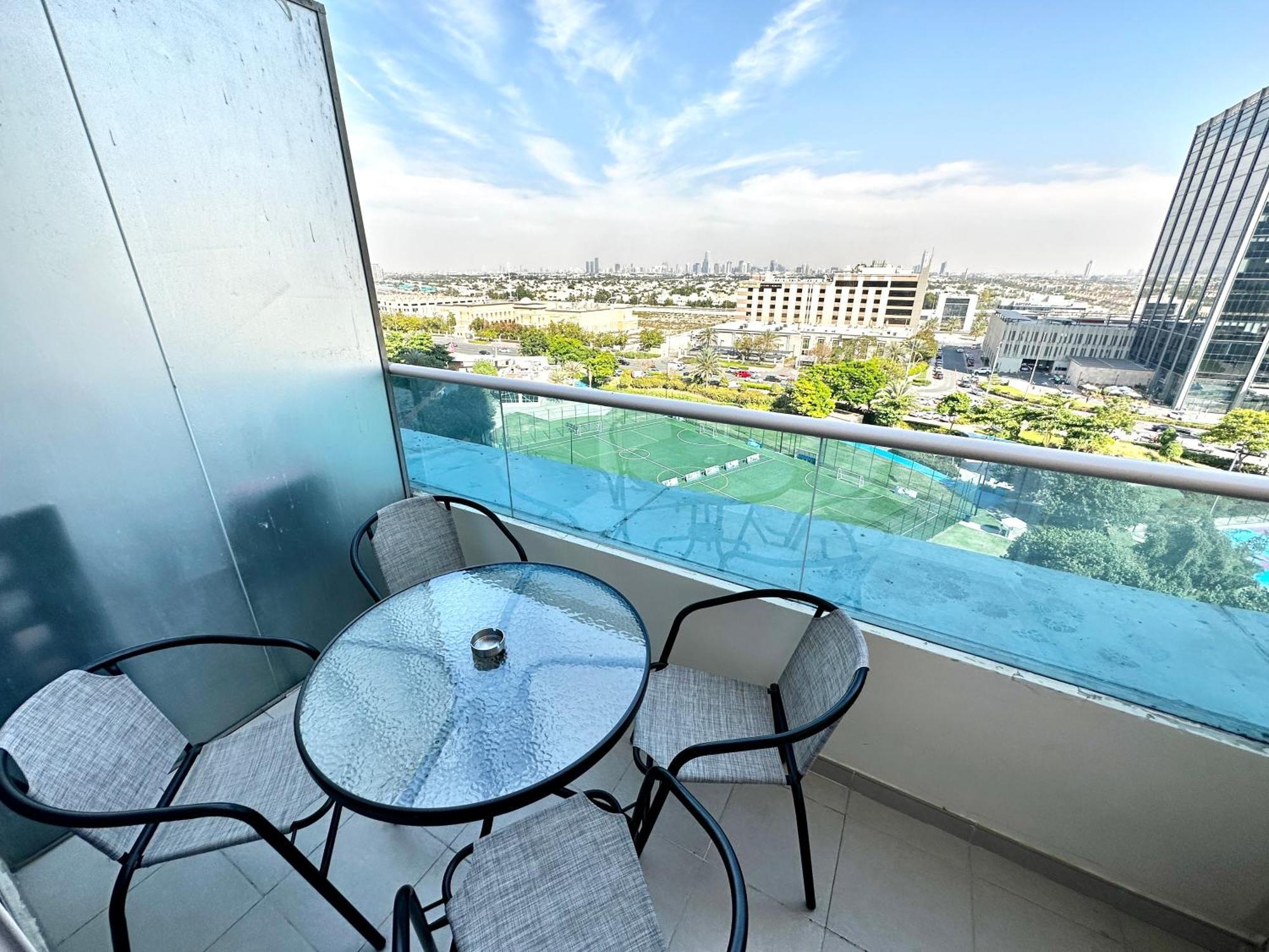 #63 Elegant 2br In O2 Residences Jlt Apartamento Dubái