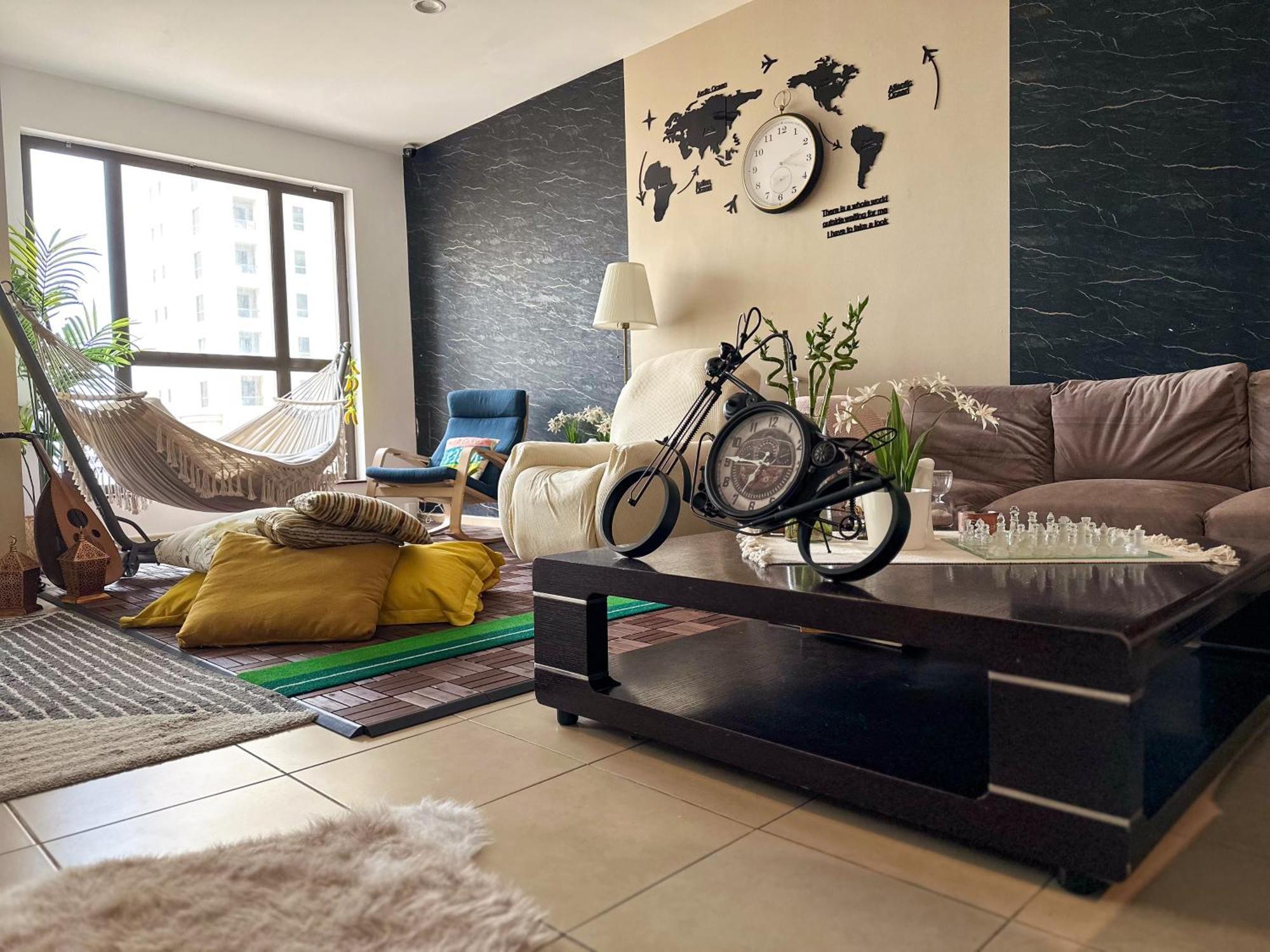 Hostal The Journey - Infront Of Tram-metro, Access To Beach, Pool & Gym - Enjoy Our Seaview - Coworking Space - Resident Housekeeping - Inhouse Food Menu - All At Jumierah Beach Residence, Marina Dubái