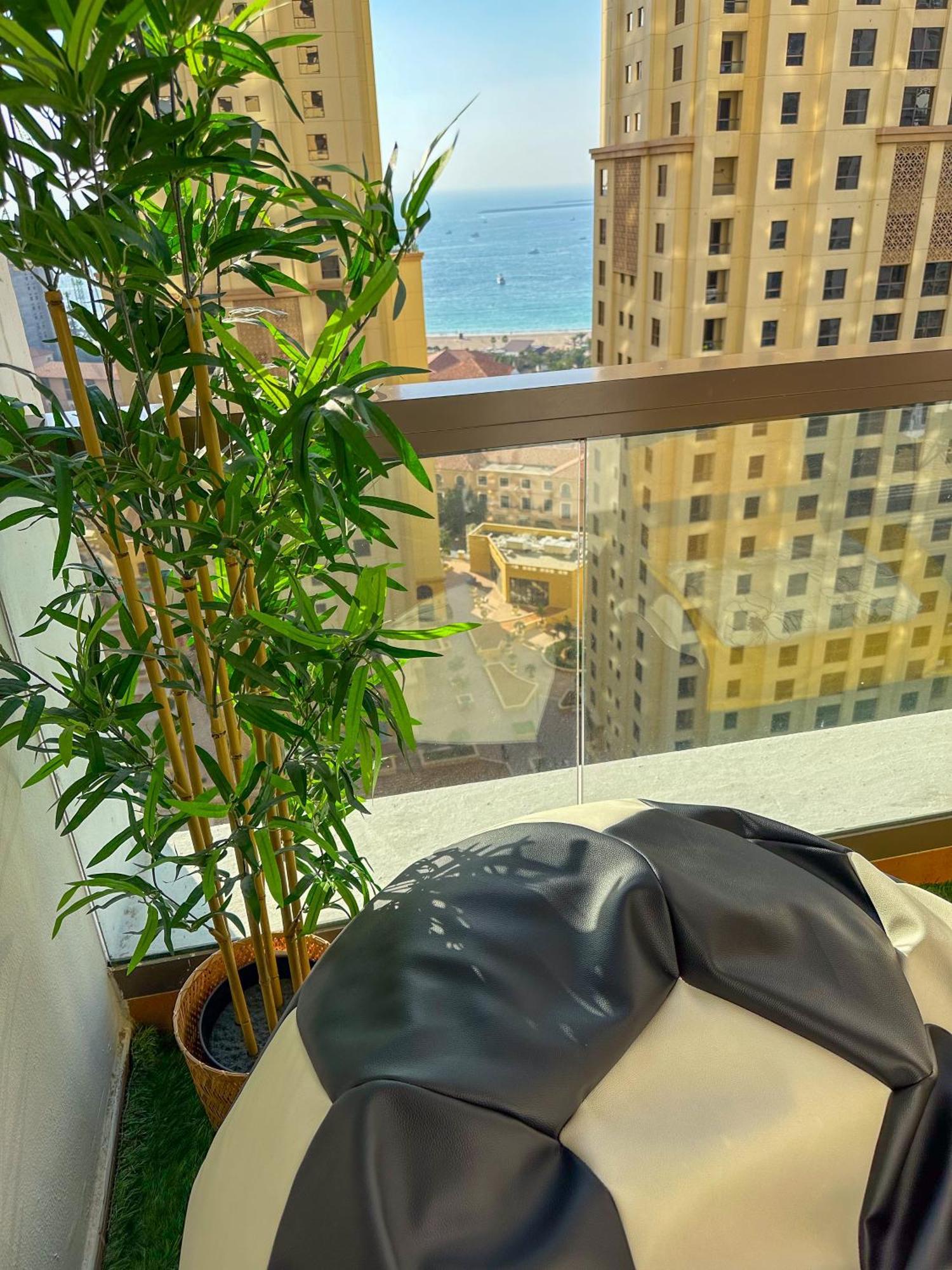 The Journey - Infront Of Tram-metro, Access To Beach, Pool & Gym - Enjoy Our Seaview - Coworking Space - Resident Housekeeping - Inhouse Food Menu - All At Jumierah Beach Residence, Marina * Dubái