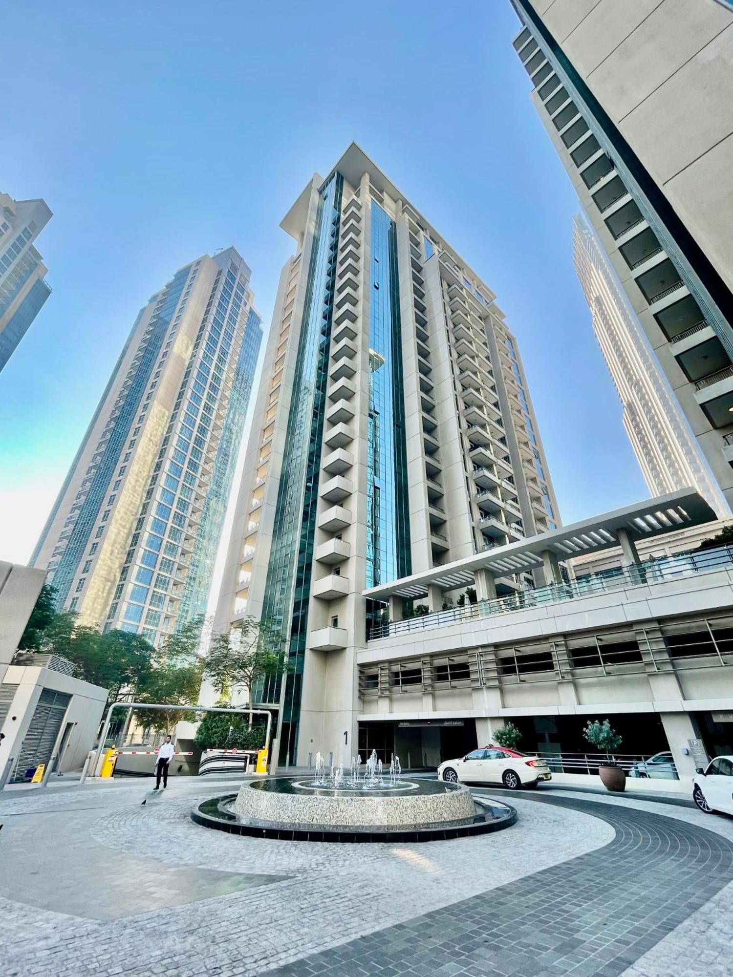 Cosy & Spacious 2 Bedroom L Magical Boulevard View L By Burj & Mall I Pool I Gym I Family Friendly Apartamento