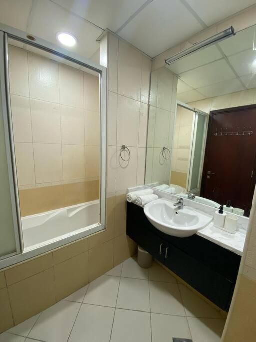Elite Luxury - Spacious 2br Apt 1517 Sqft In Marina Both Bedroom Ensuite Walking To Metro Restaurants Beach Mall Marina Walk Dubái