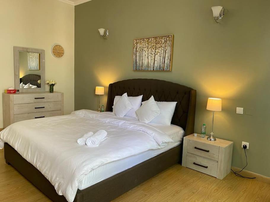 Apartamento Elite Luxury - Spacious 2br Apt 1517 Sqft In Marina Both Bedroom Ensuite Walking To Metro Restaurants Beach Mall Marina Walk