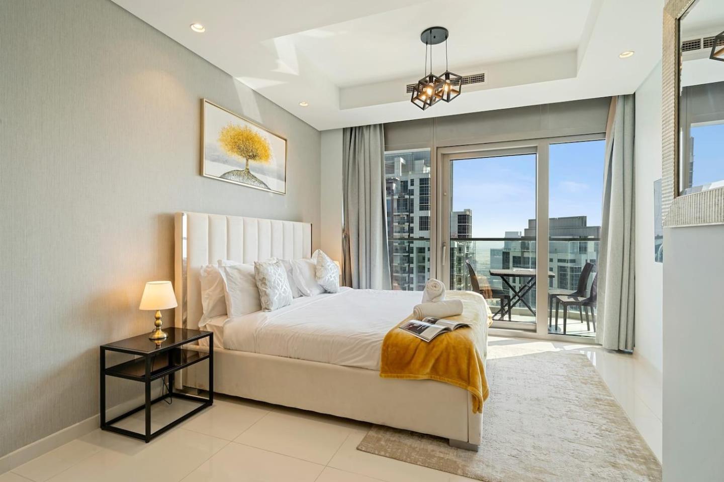 High Floor 2 Bedroom Gem - Burj Khalifa Views *