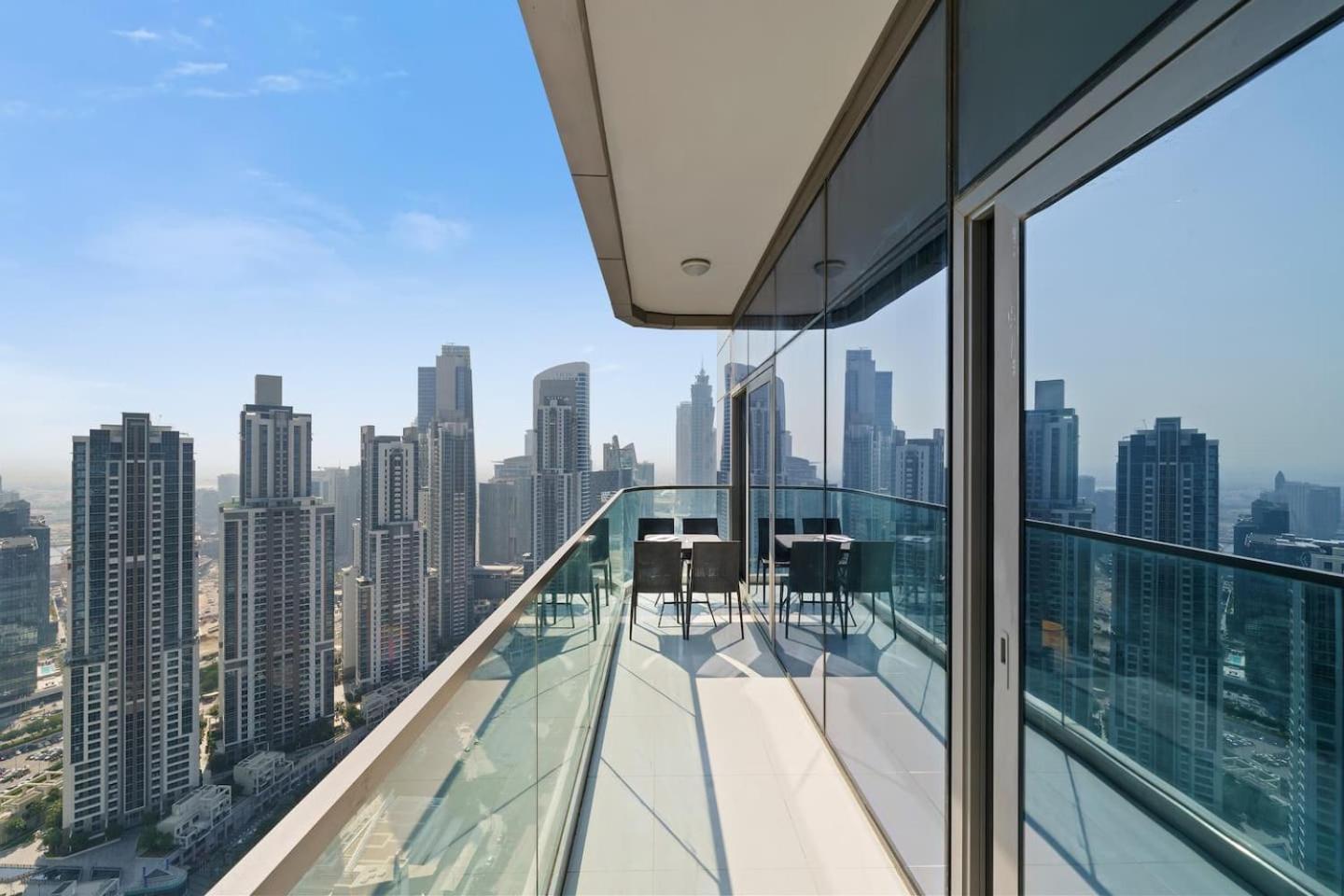 High Floor 2 Bedroom Gem - Burj Khalifa Views