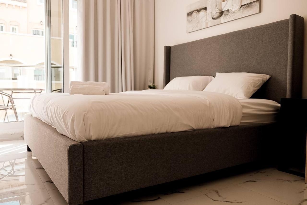 Dubaistay Luxury 2 Bedroom Jvc King And Queensize Dubái