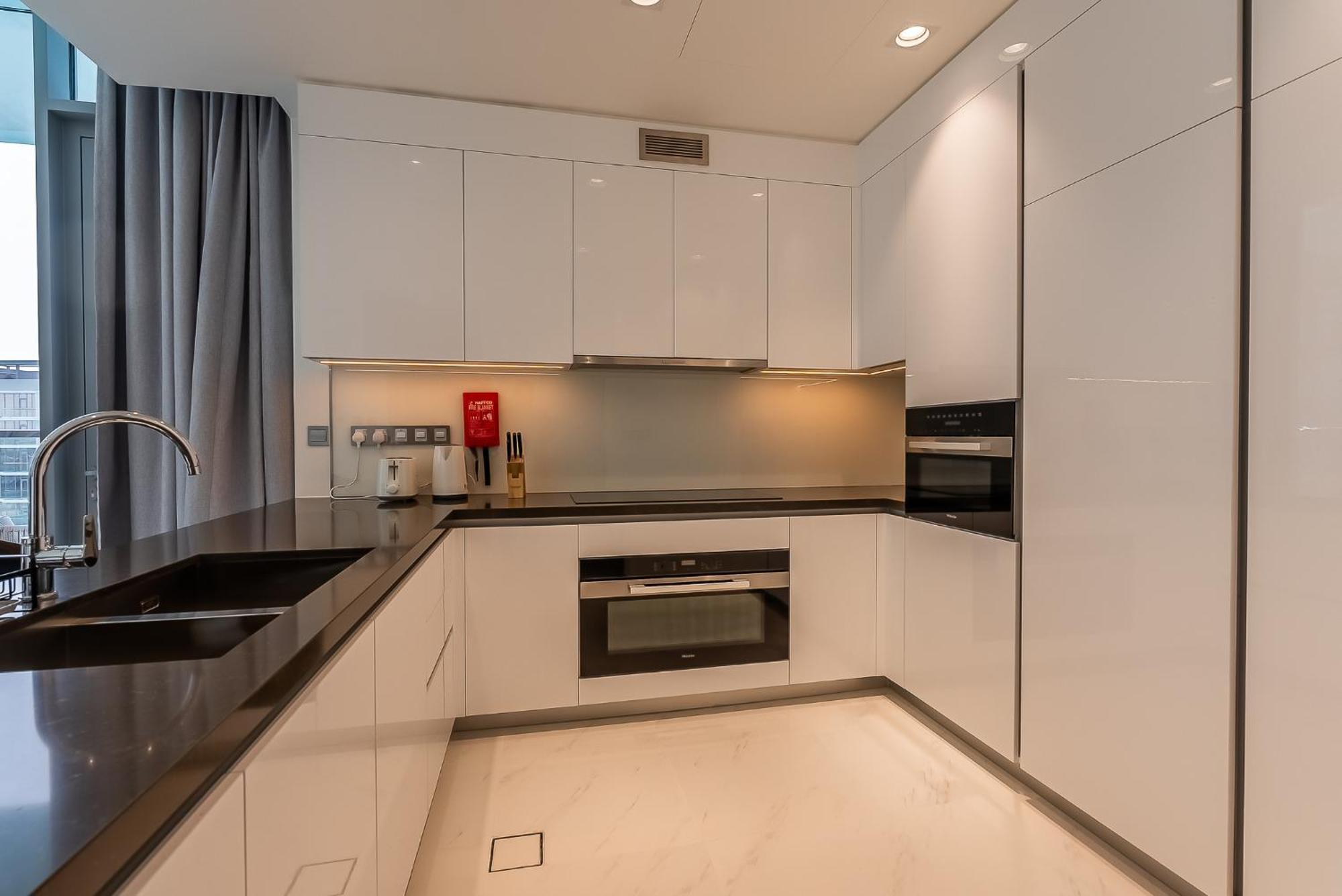 3bdr With Maid I District One I Lagoons View Dubaï