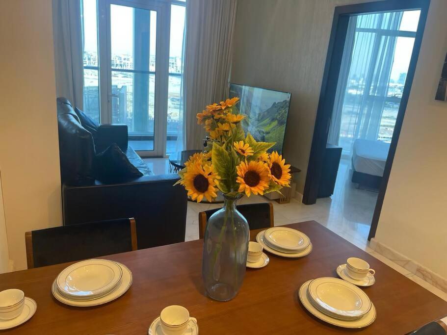 Trendy 1br On Business Bay Canal Apartment