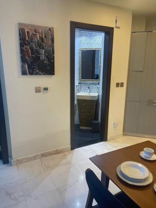 Trendy 1br On Business Bay Canal Apartment *