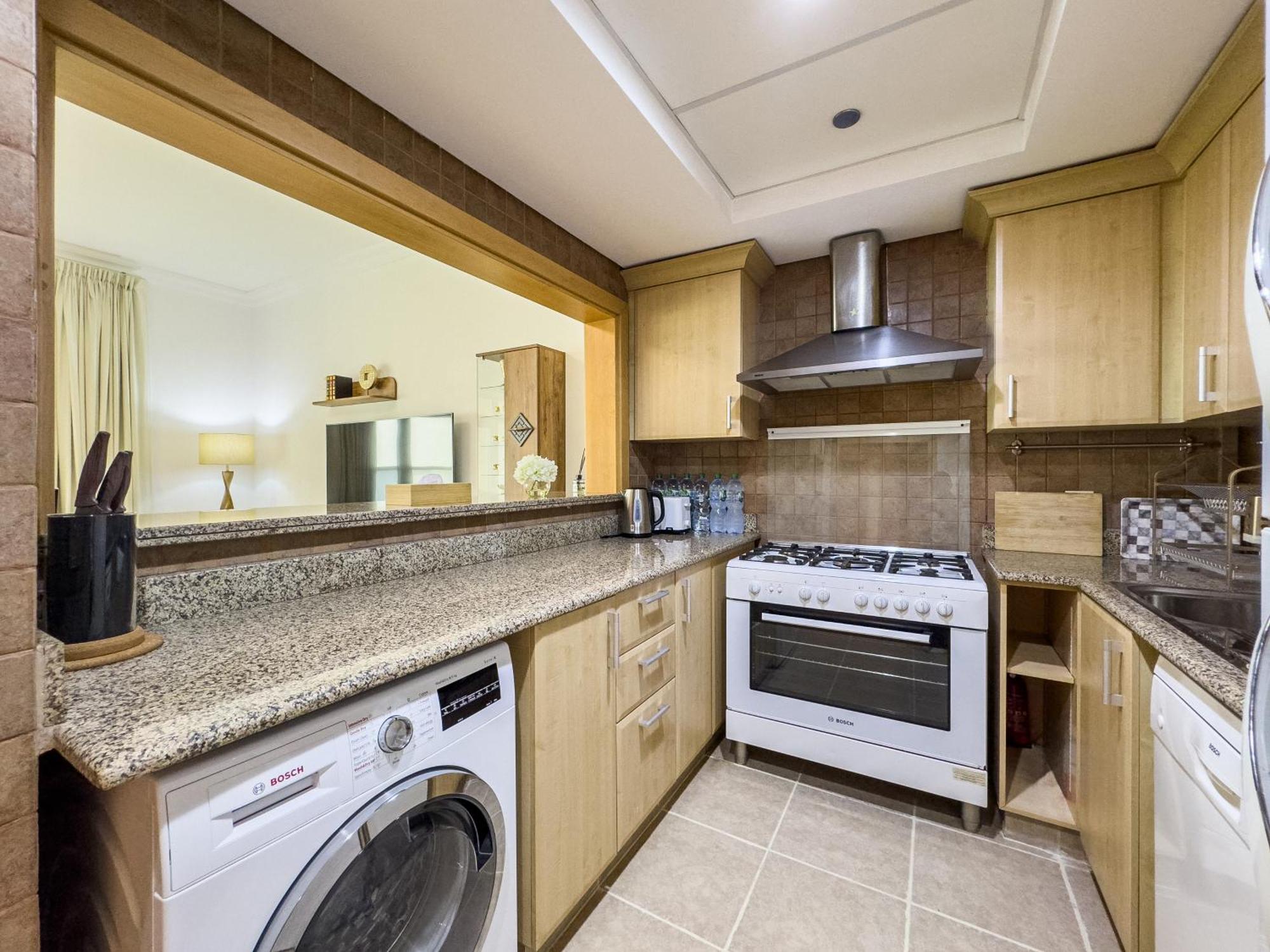 Beachfront 2br - Private In Palm Jumeirah Appartement Dubaï