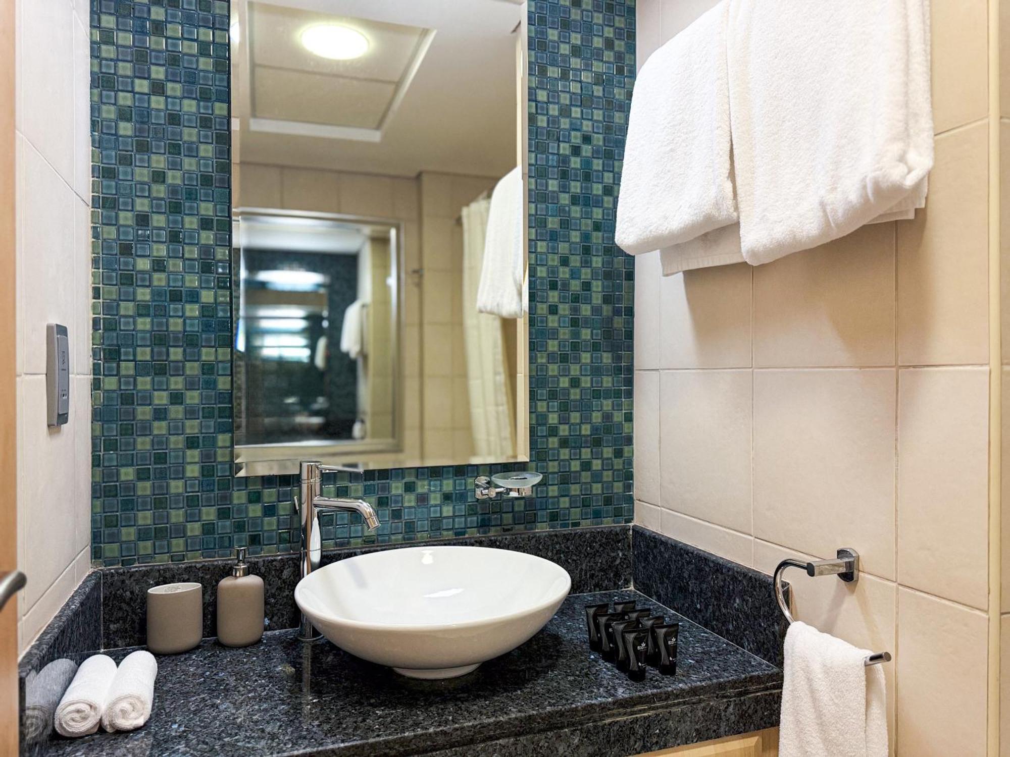 Beachfront 2br - Private In Palm Jumeirah Appartement *