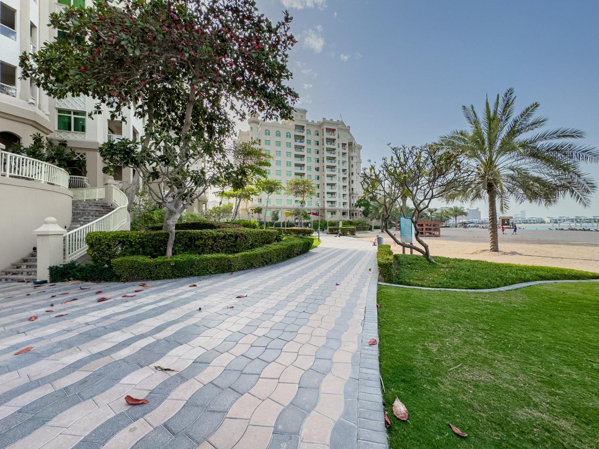 Beachfront 2br - Private In Palm Jumeirah Appartement *