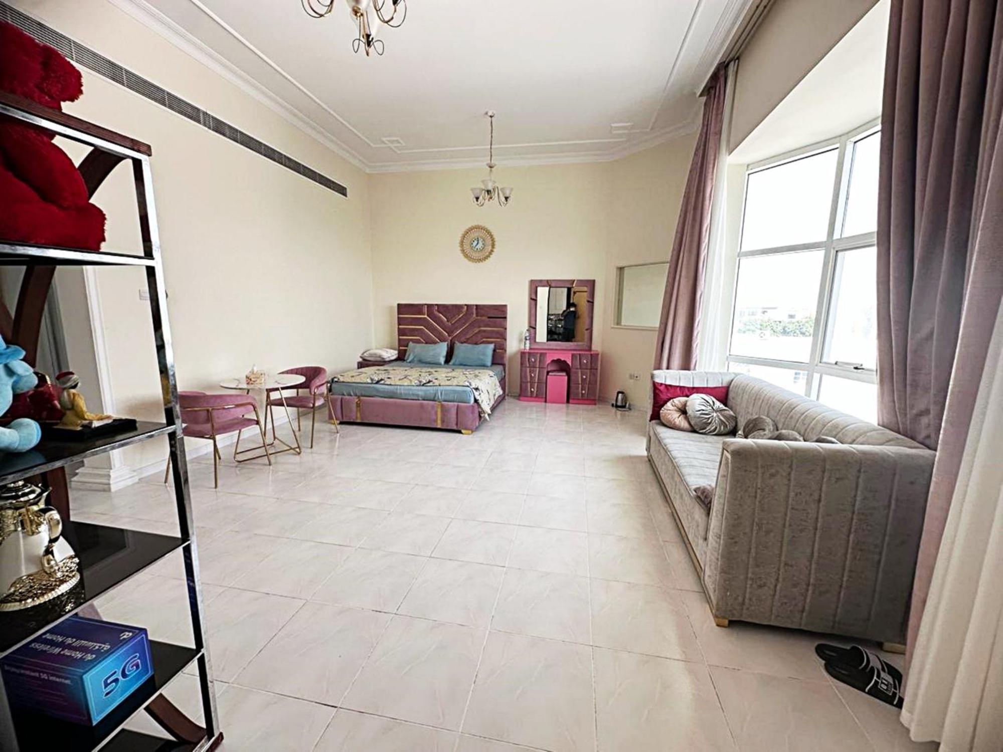 Private Bedroom In Amazing Homestay Dubai
