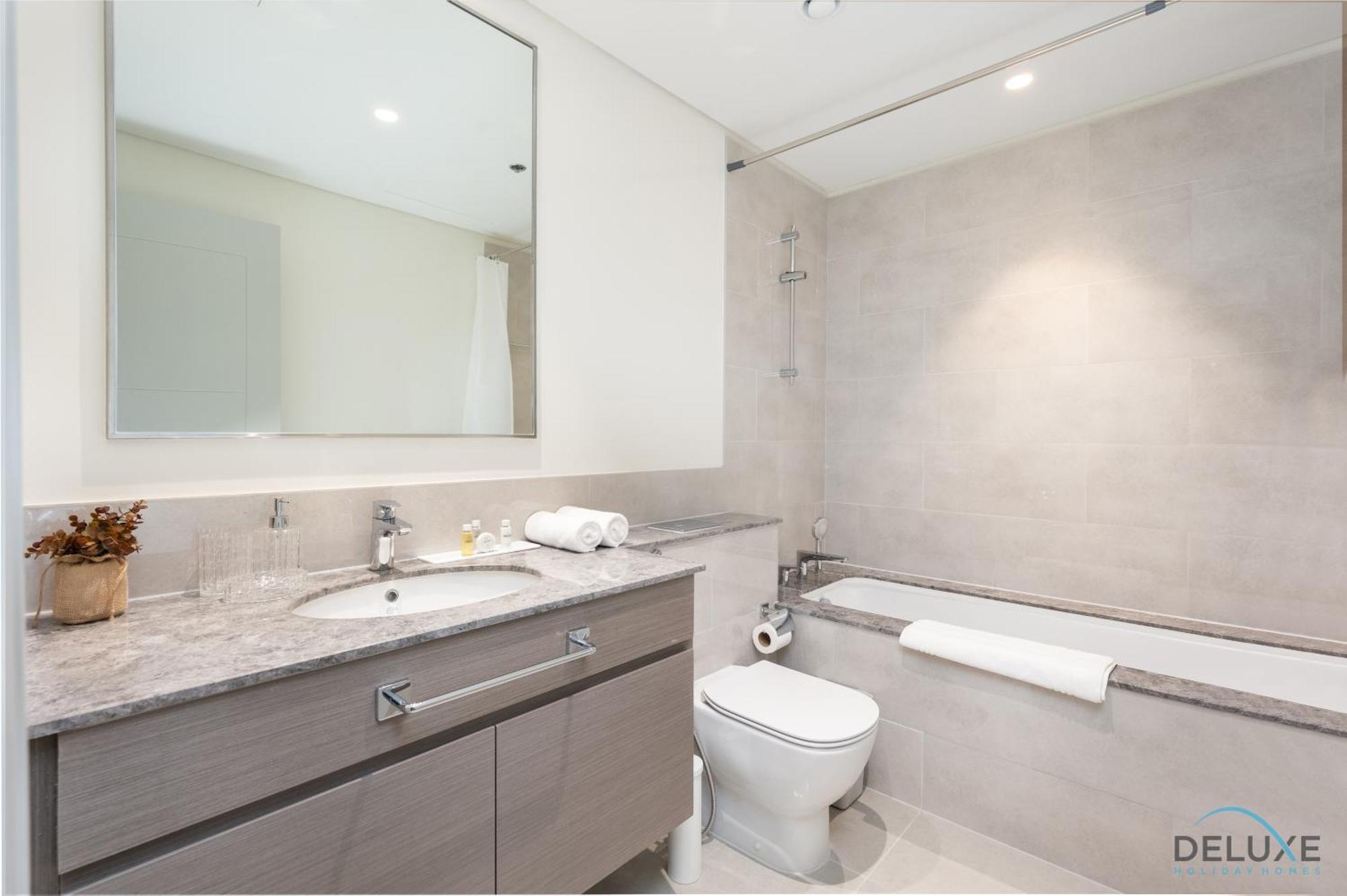 Beautiful 1br At Tower 2 Downtown By Deluxe Homes Appartement Dubaï
