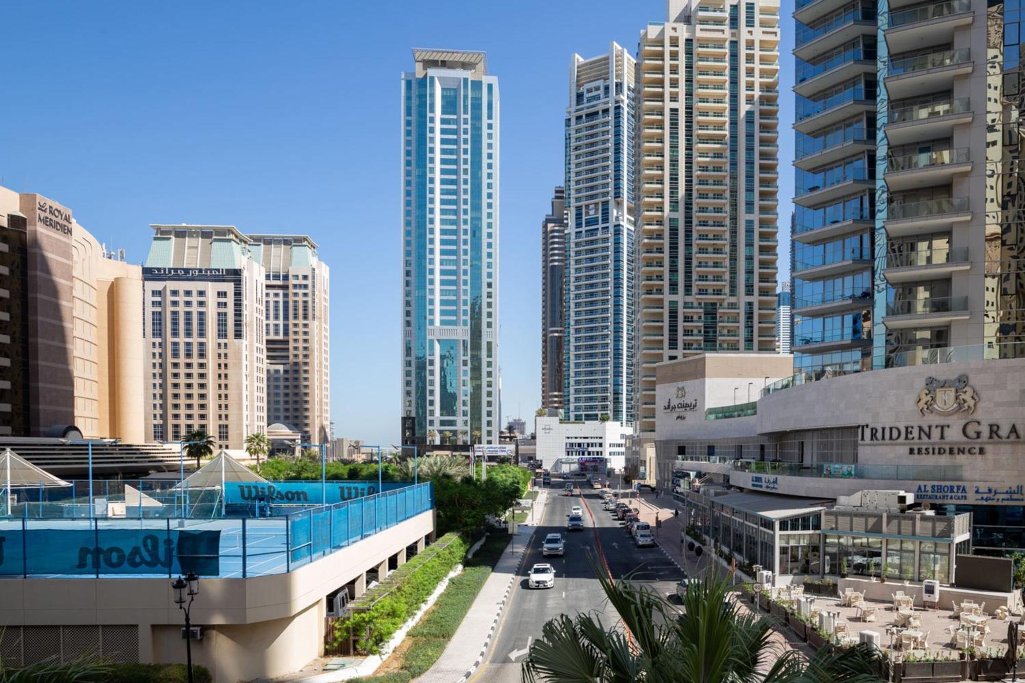 Frank Porter - Trident Grand Apartemen