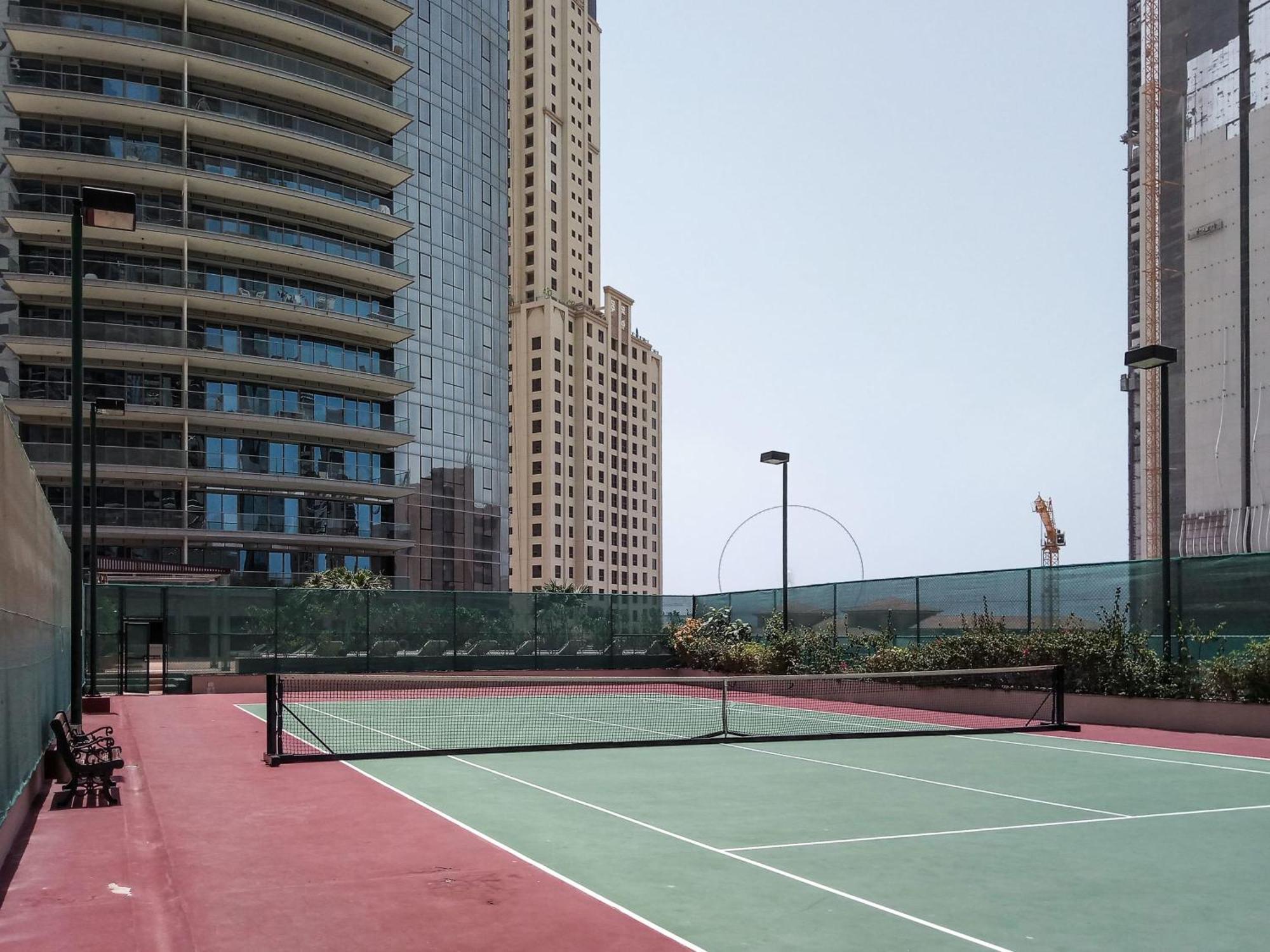Frank Porter - Trident Grand Apartemen Dubai