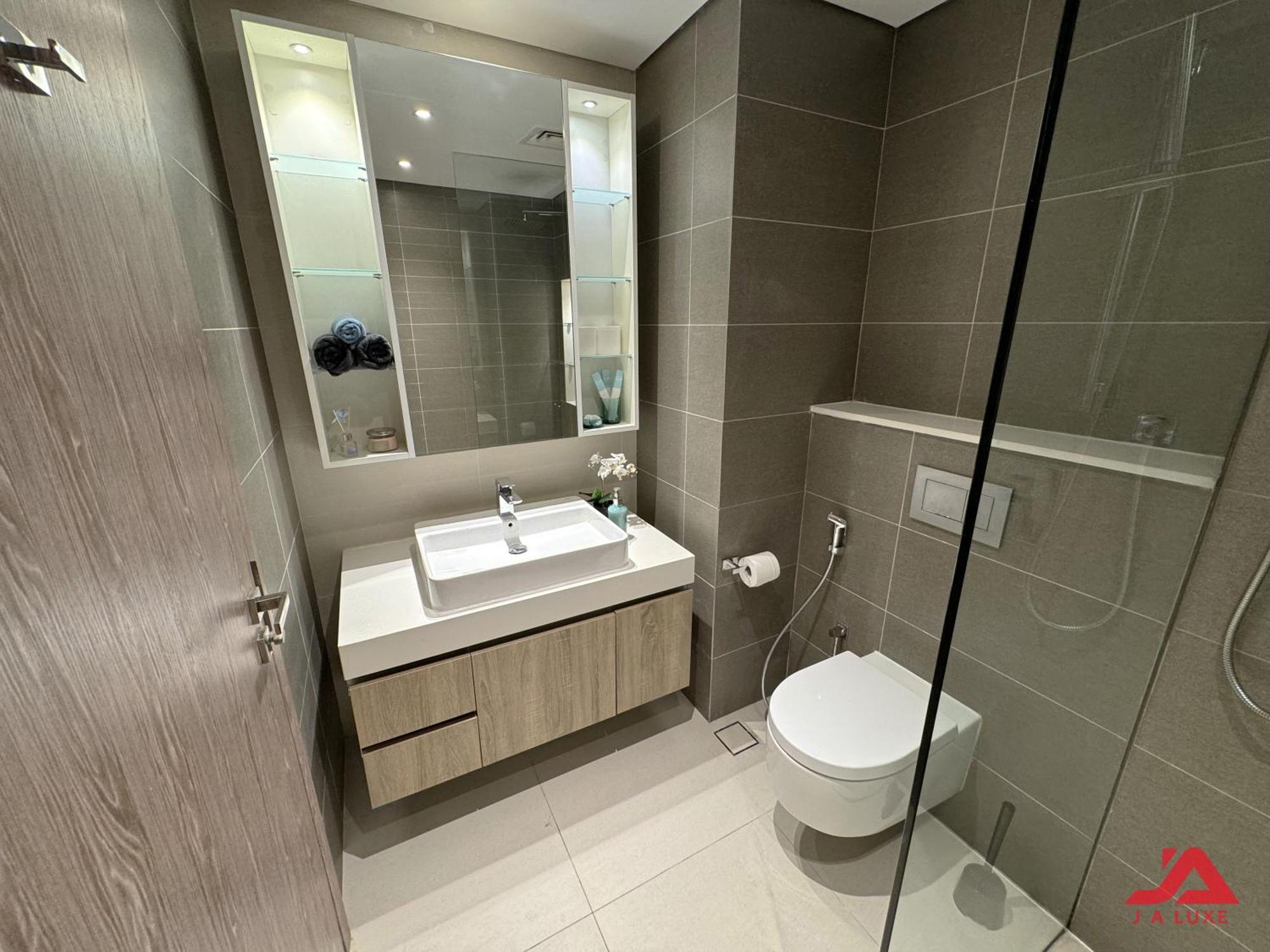 Cozy Sea View Apt In Liv Tower, Marina Cozy Marina & Sea View Apt In Bay Central Tower With Modern Gym & Pool, Steps To Jbr Beach & Metro * Dubái