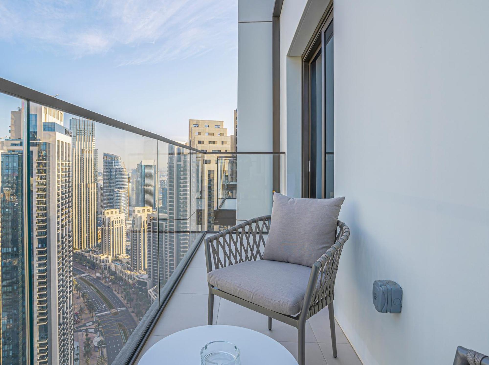 Cozy At Floor With Burj View From Balcony 173bc1 Dubai