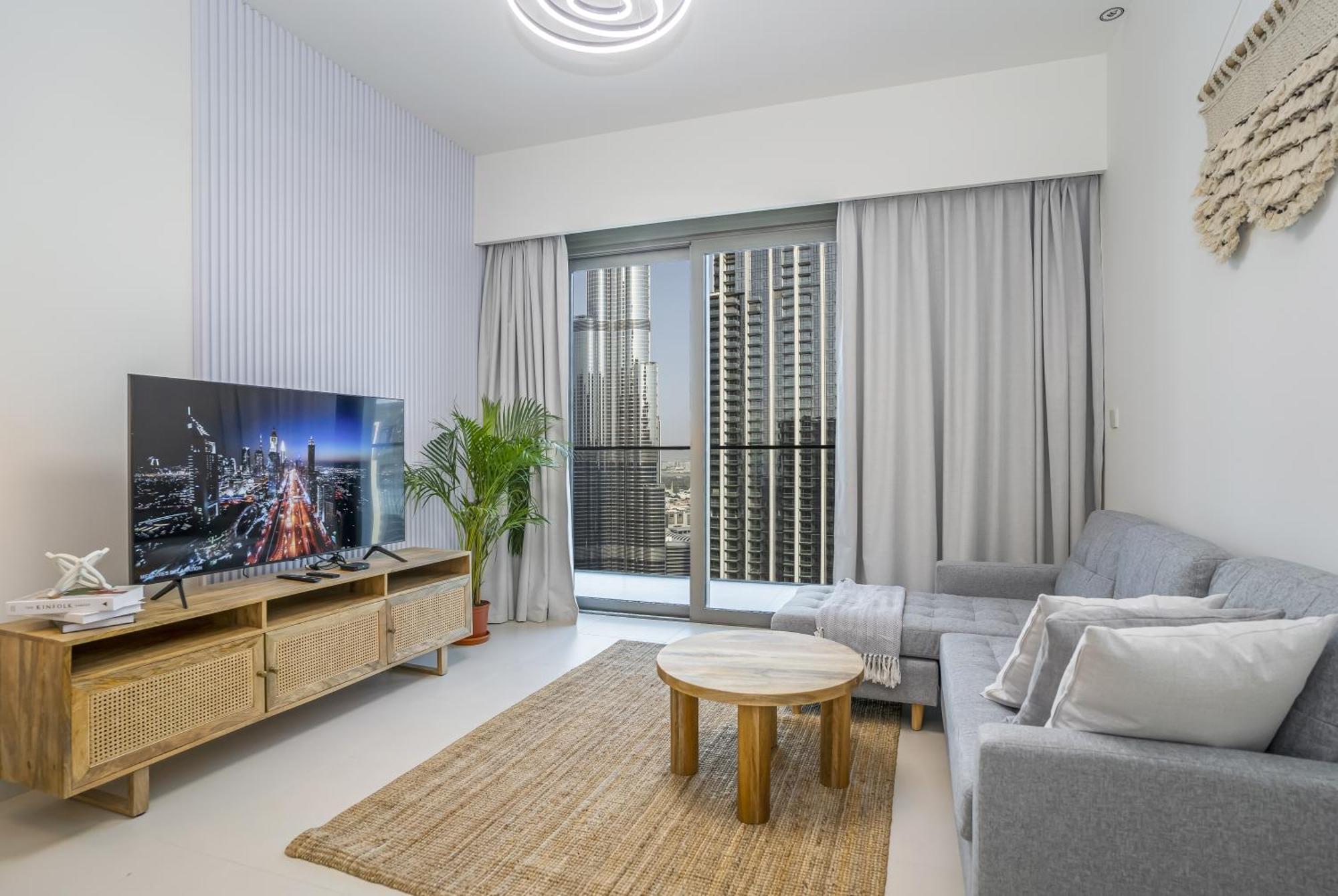 Cozy At Floor With Burj View From Balcony 173bc1