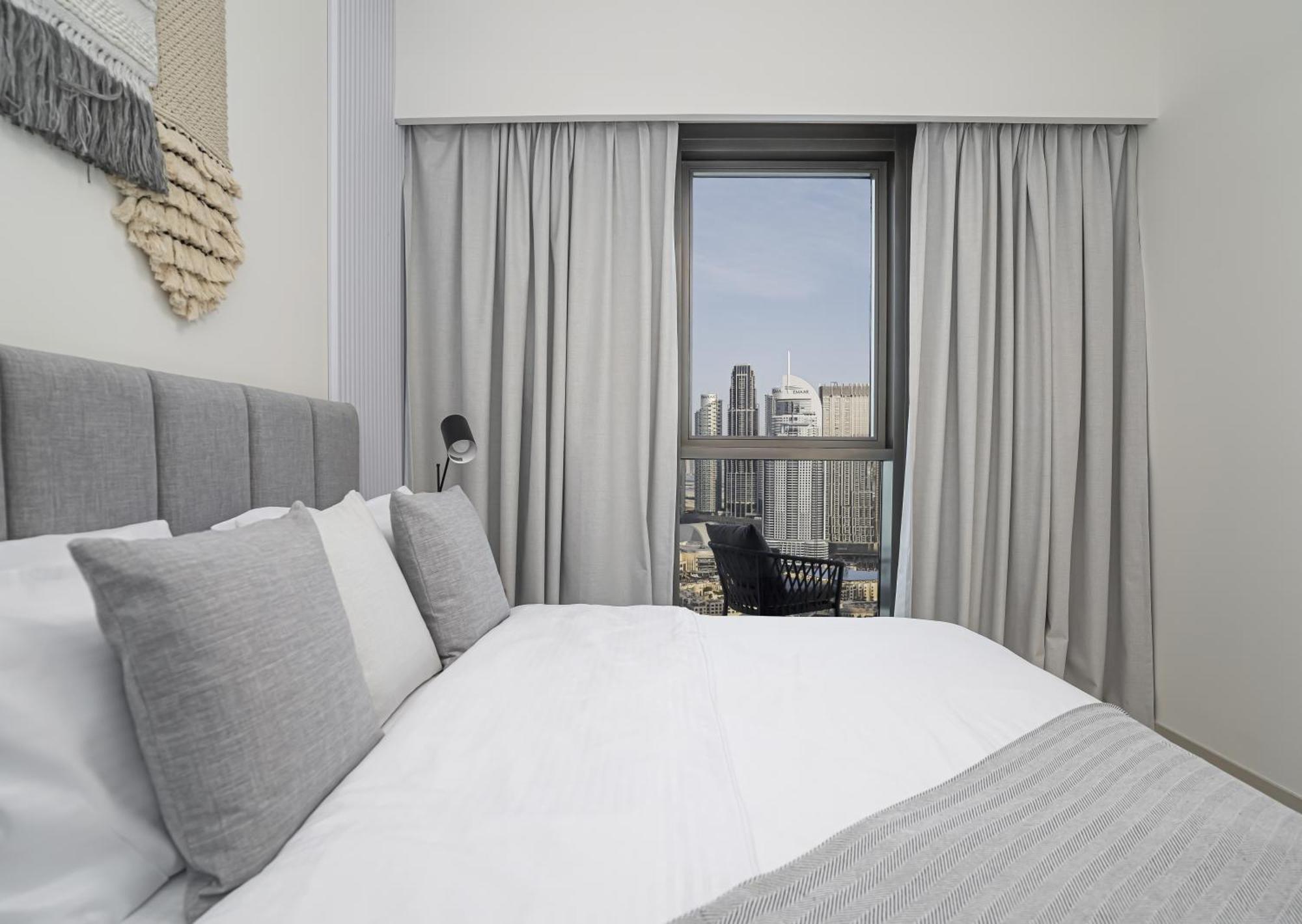 Cozy At Floor With Burj View From Balcony 173bc1 *