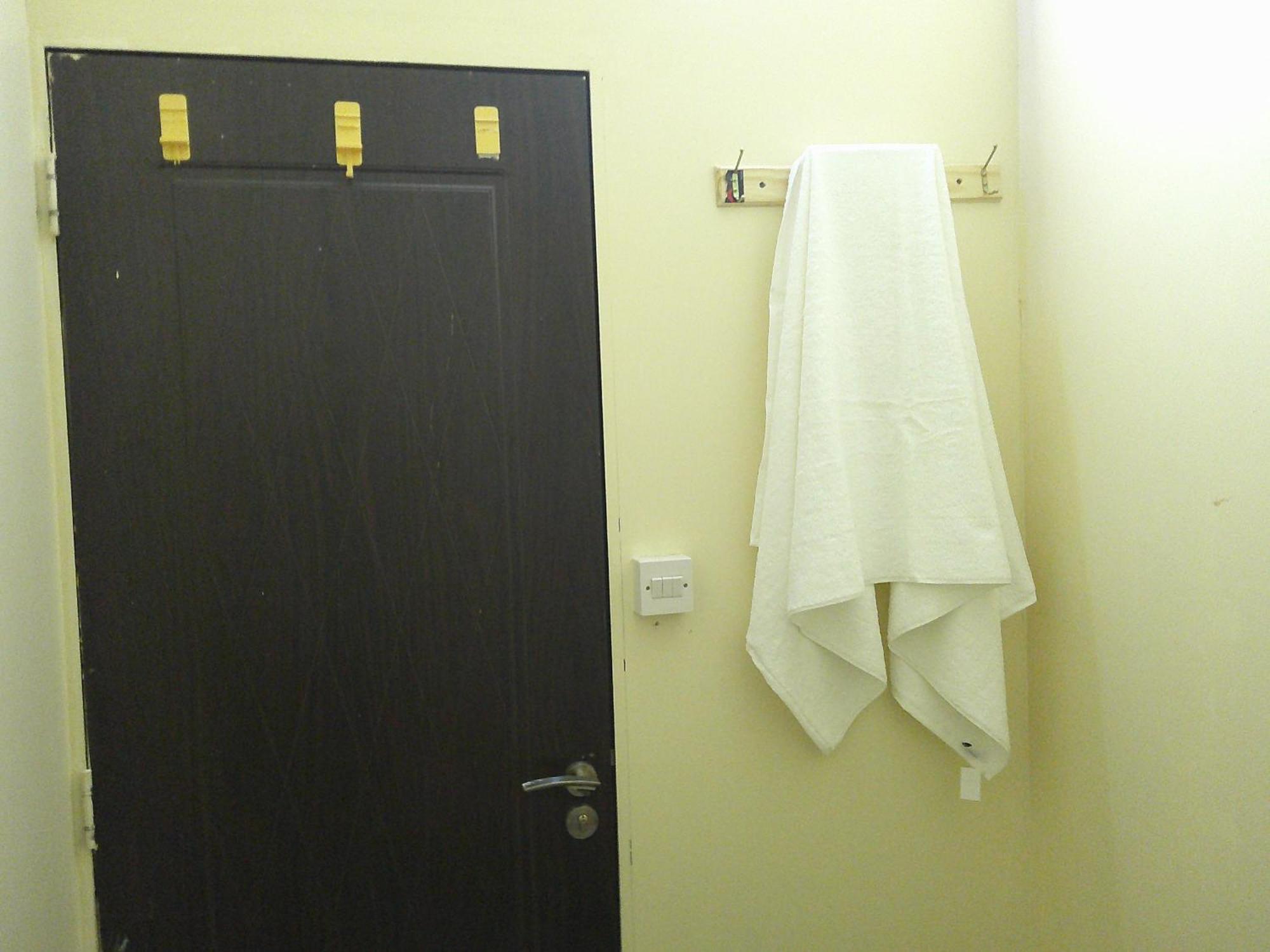 Inn Ruby Star Budget With Shared Washroom Access 321