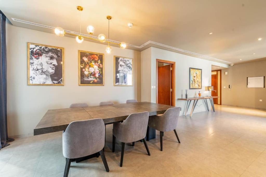 Appartement Luxury Retreat, & Sea Views, Metro Nearby
