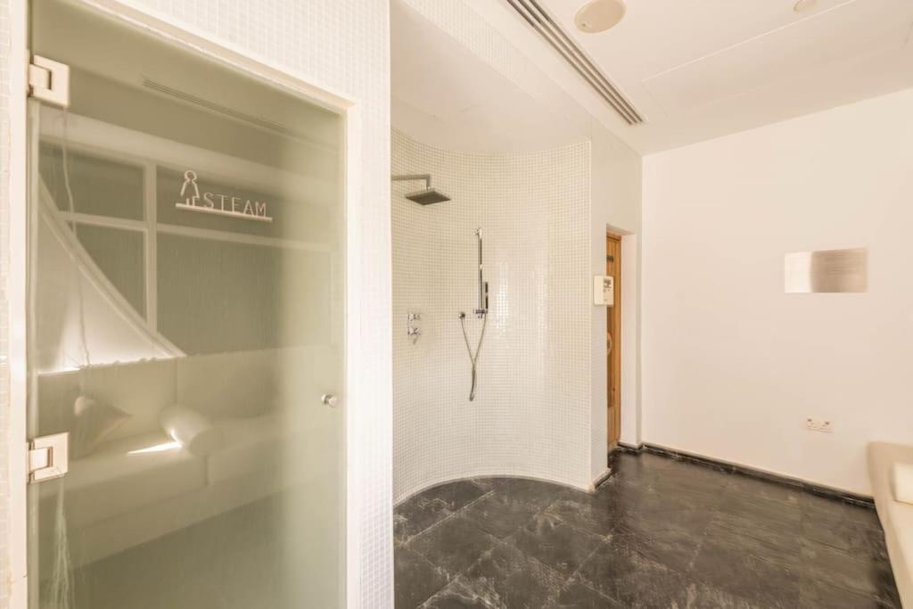 Appartement Luxury Retreat, & Sea Views, Metro Nearby *