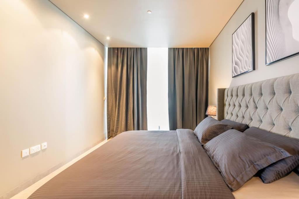 Luxury Retreat, & Sea Views, Metro Nearby Appartement Dubai