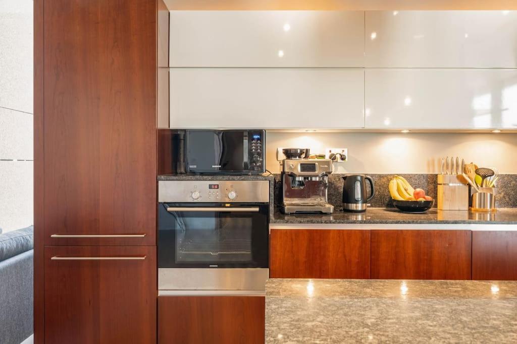 Appartement Luxury Retreat, & Sea Views, Metro Nearby *