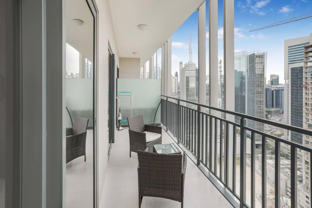 Luxury 1 Bedroom With Spectacular Burj And Canal Views * Dubaï