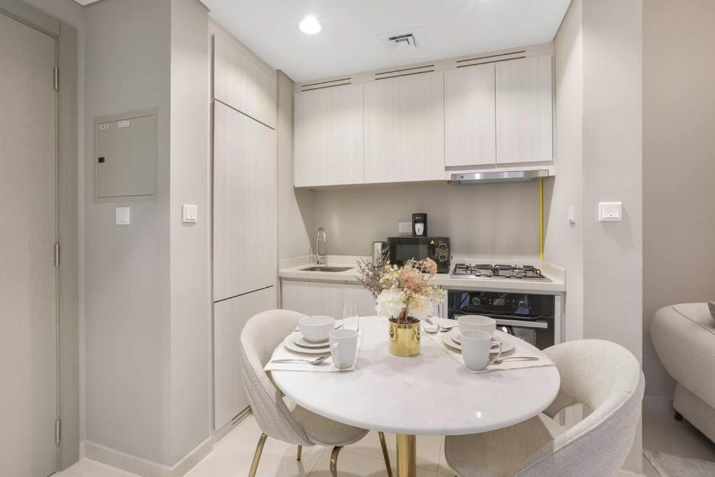 Hébergement de vacances Luxury 1 Bedroom With Spectacular Burj And Canal Views Dubaï