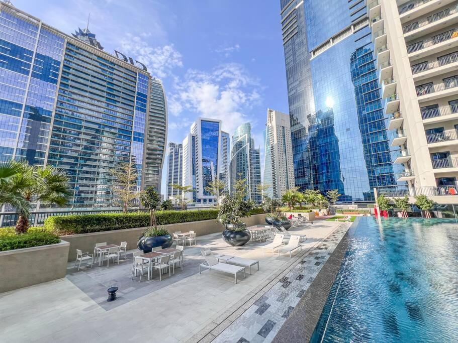 Luxury 1 Bedroom With Spectacular Burj And Canal Views Hébergement de vacances