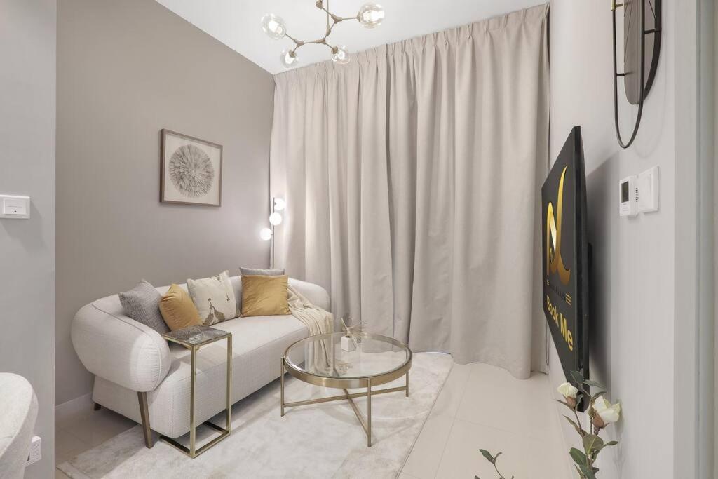 Luxury 1 Bedroom With Spectacular Burj And Canal Views Hébergement de vacances Dubaï