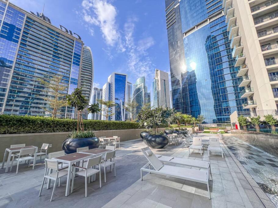 Luxury 1 Bedroom With Spectacular Burj And Canal Views Dubaï