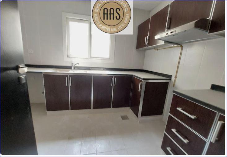 Appartement Flat In Aws Only Bachelor No Family No Children Dubaï