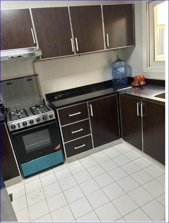 Flat In Aws Only Bachelor No Family No Children Appartement Dubaï