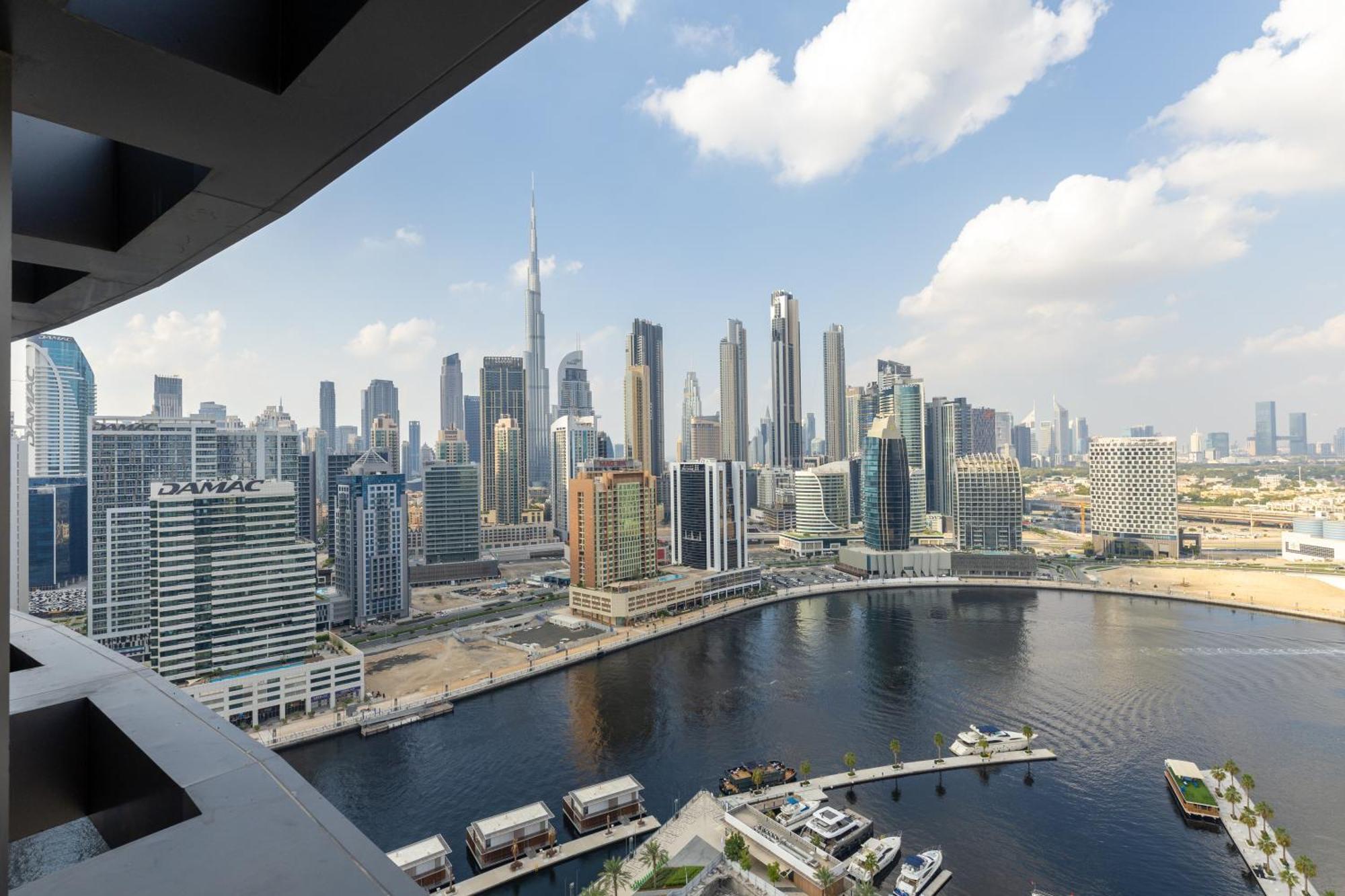 Waves Homes - 15 Northside, Tower 1, Two Bedroom Lägenhet