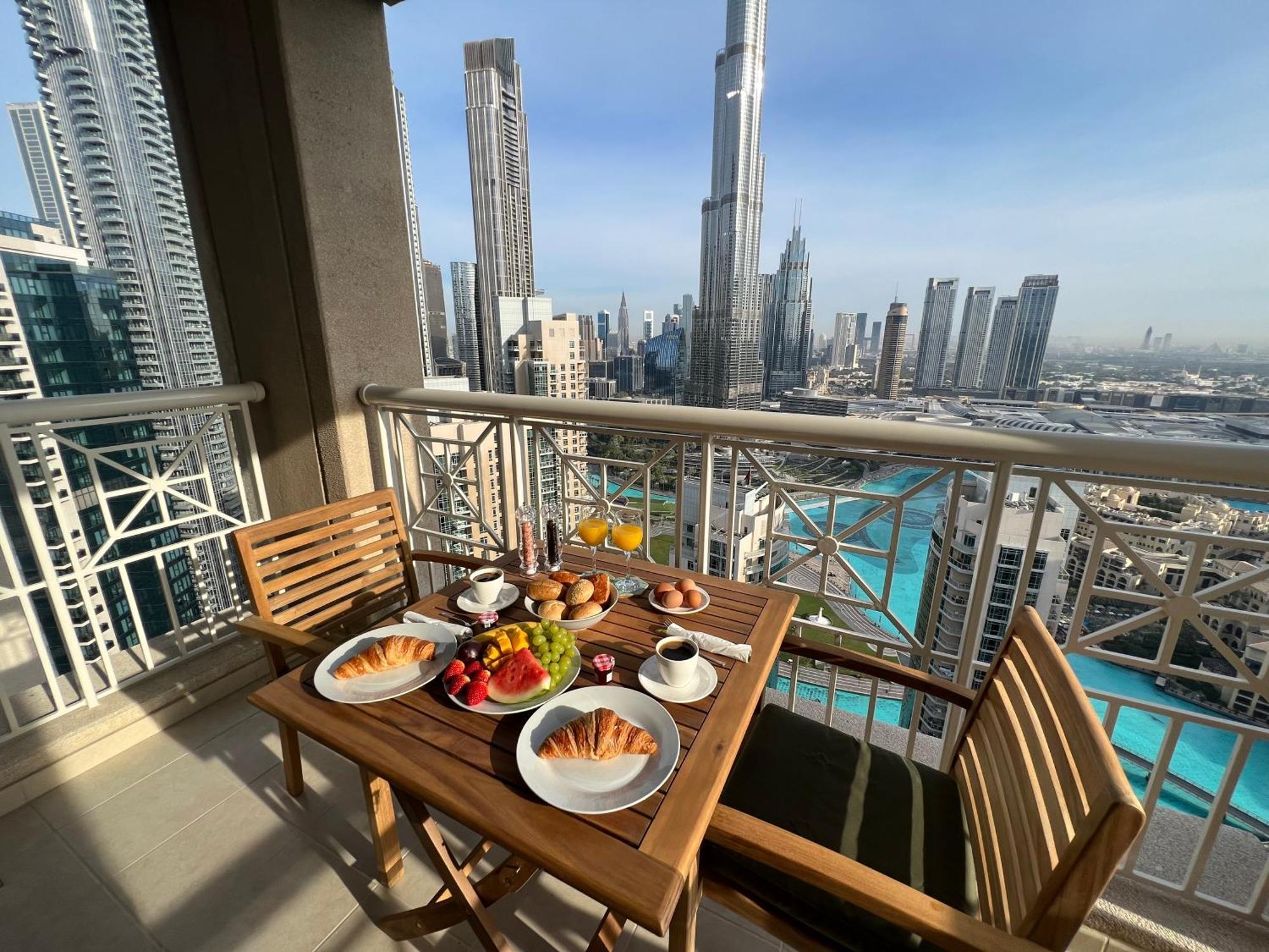Prestige Living 2br With Full Burj Khalifa And Fountain View By Apartemen