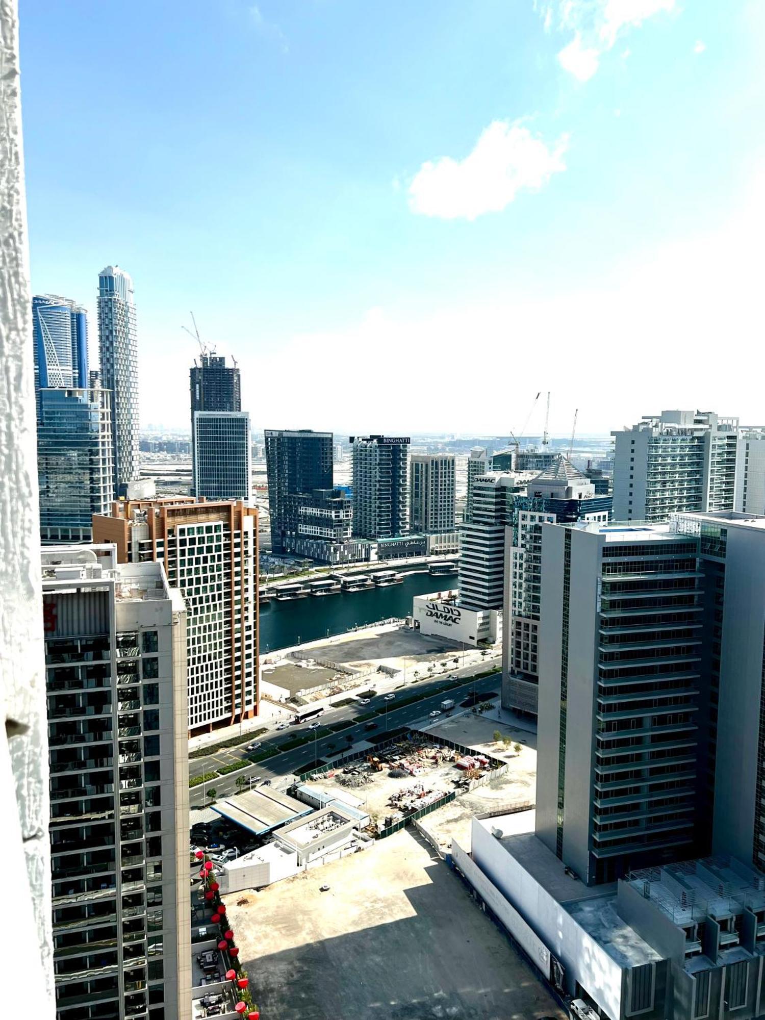 Brand New Modern High Floor Near Burj Apartment Dubai