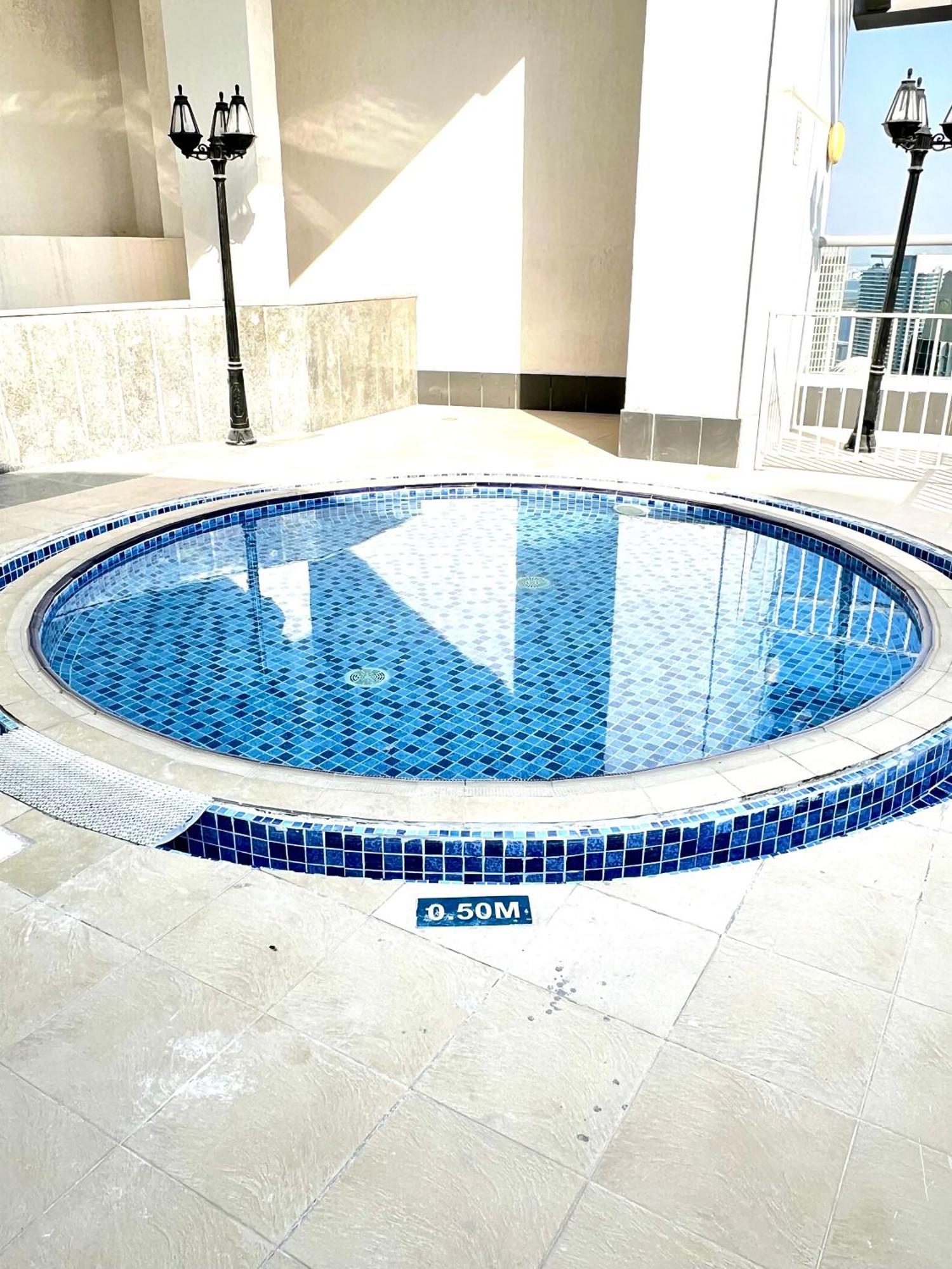Brand New Modern High Floor Near Burj Apartment Dubai
