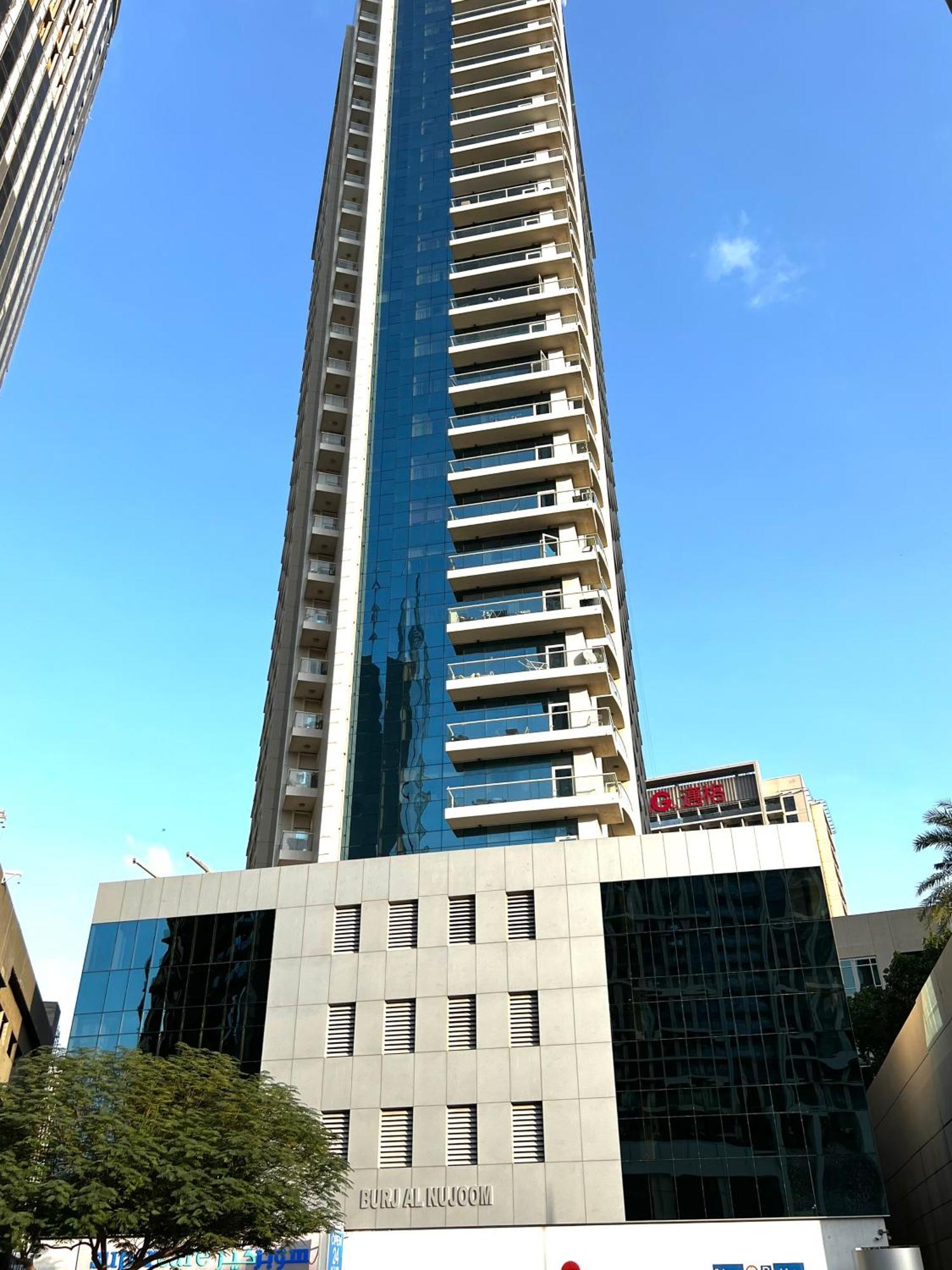 Brand New Modern High Floor Near Burj Dubai
