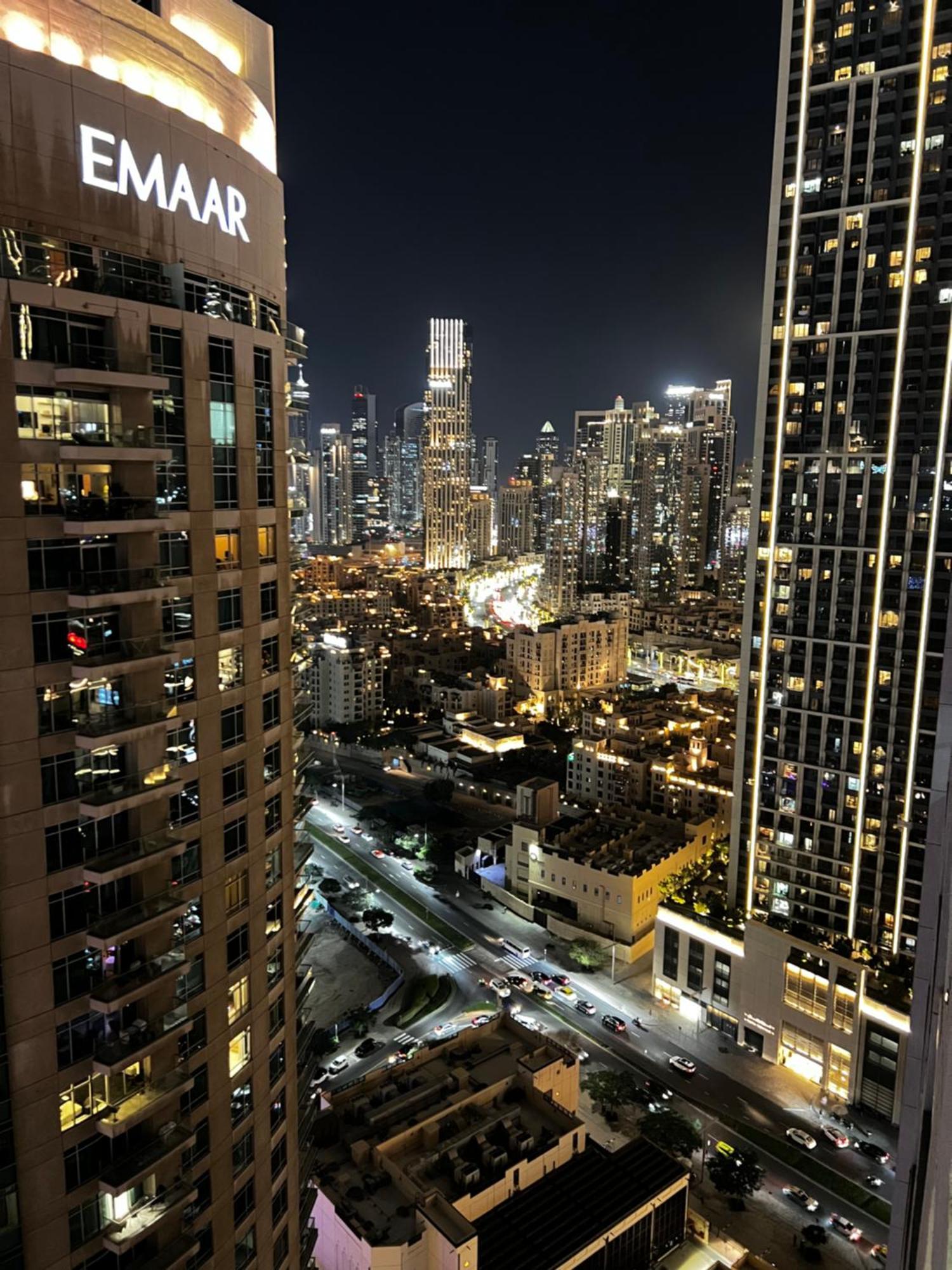 Brand New Modern High Floor Near Burj *