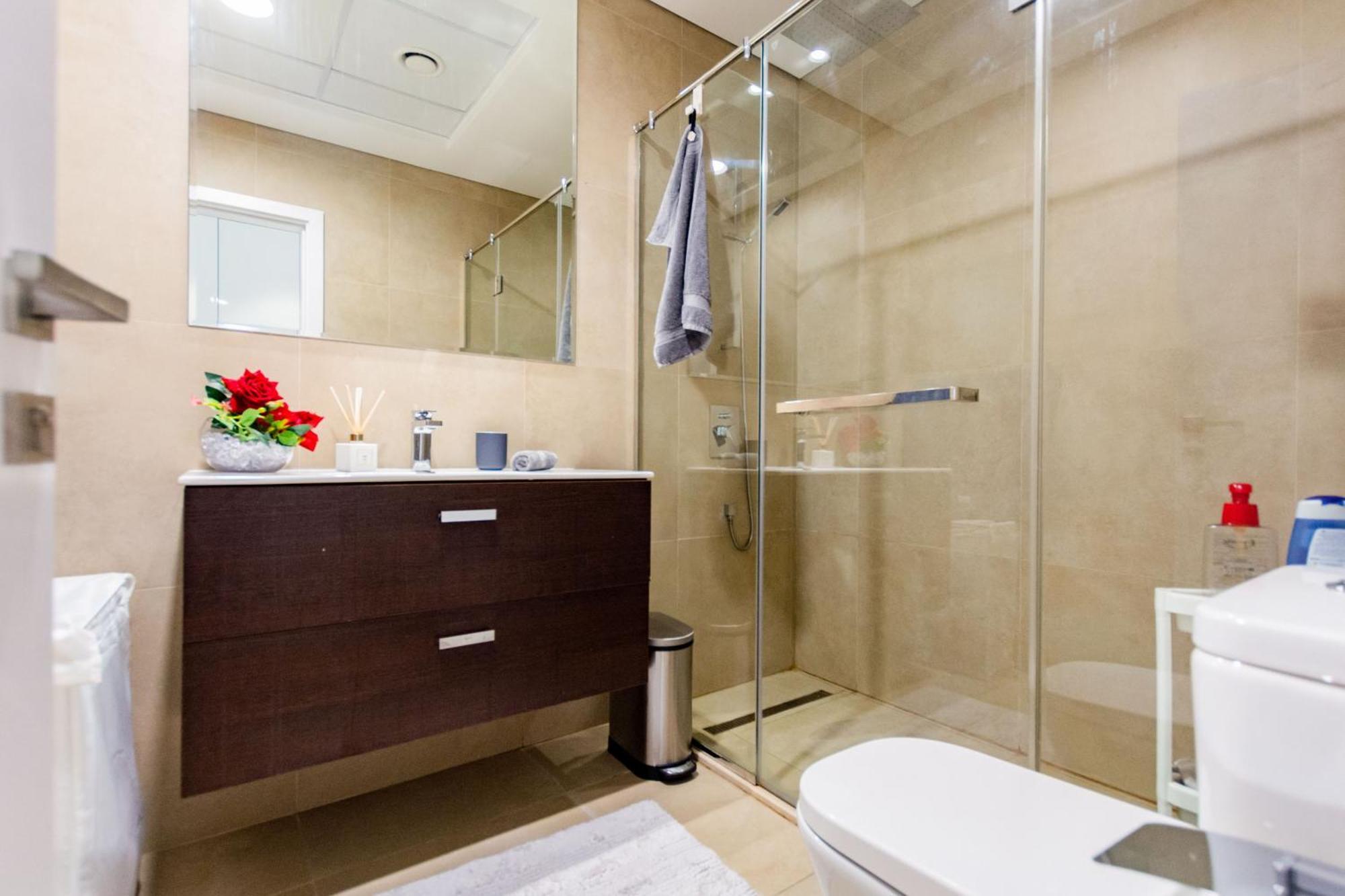 Vayk - Modern 2bd In The Marina Near Appartement *
