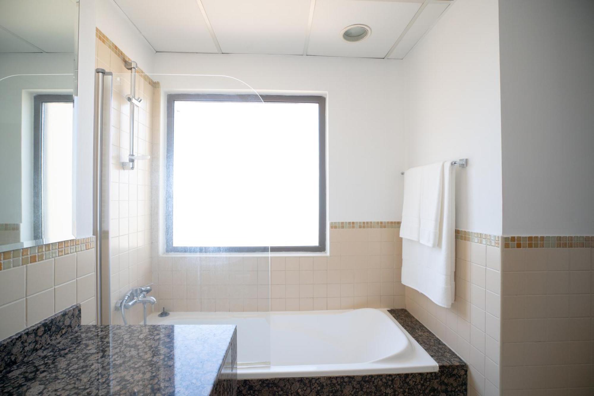 Gma Amwaj 2br Sea View High Floor Appartement