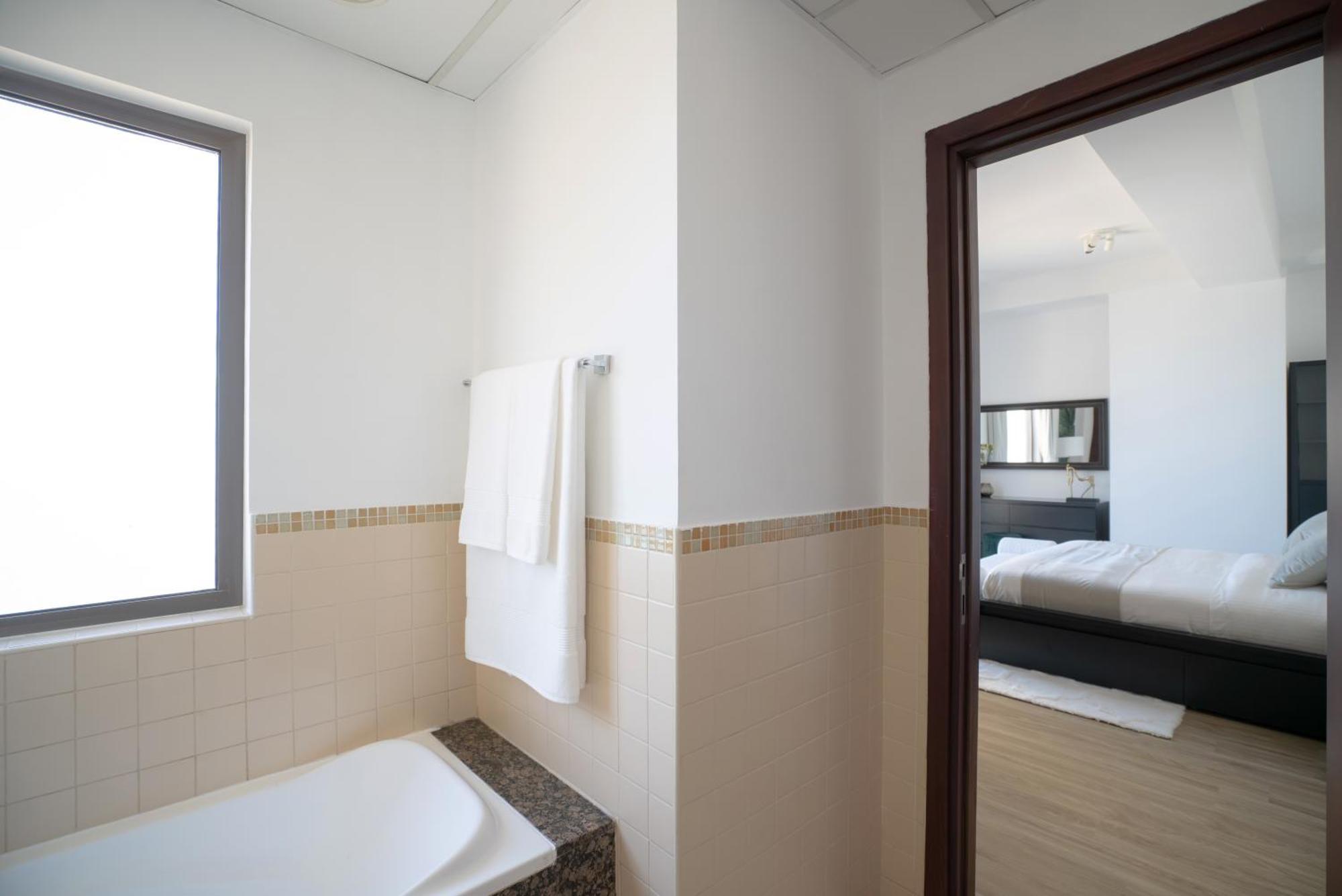 Gma Amwaj 2br Sea View High Floor Appartement Dubai