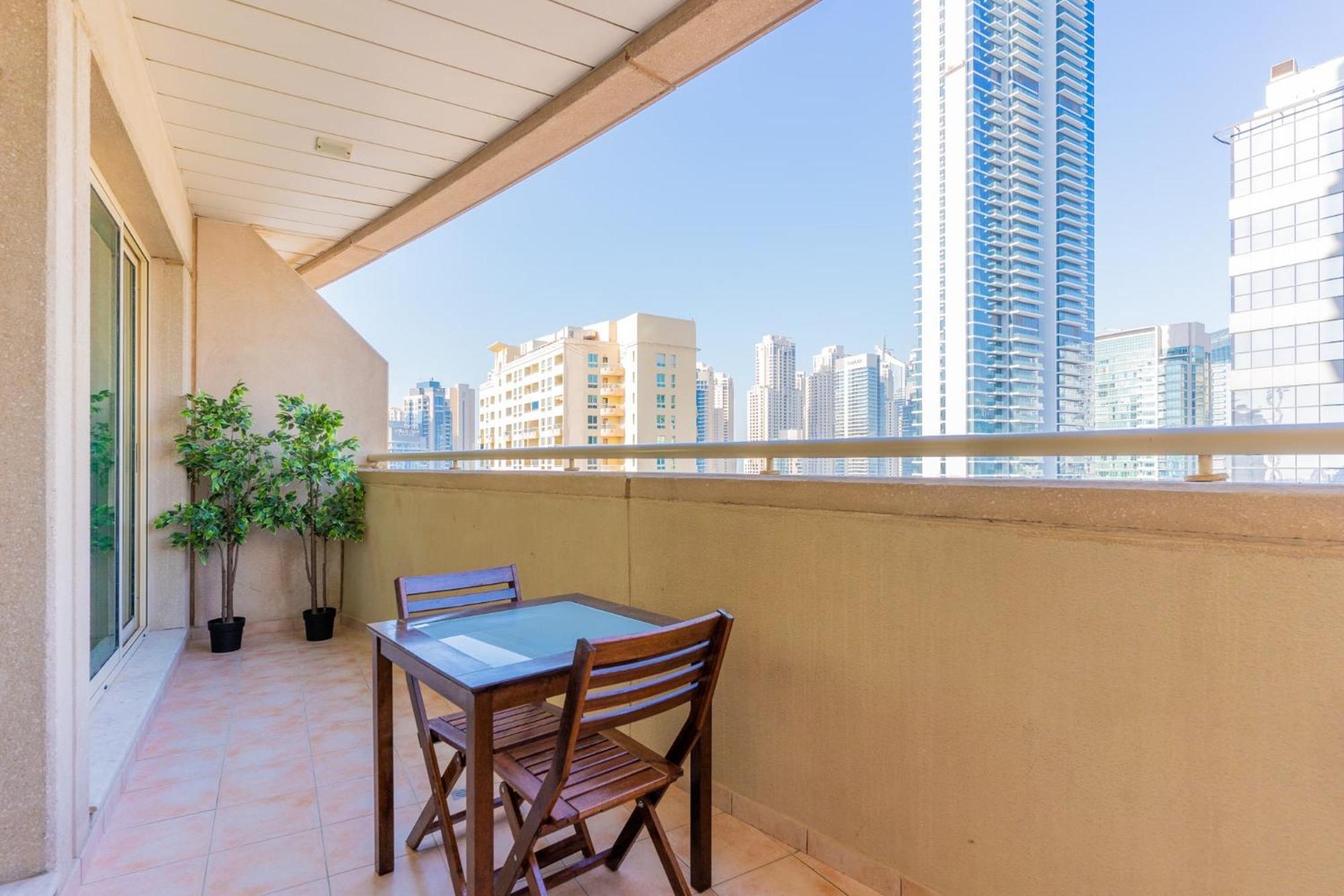 Cosy 1 Bedroom Marina Dubai